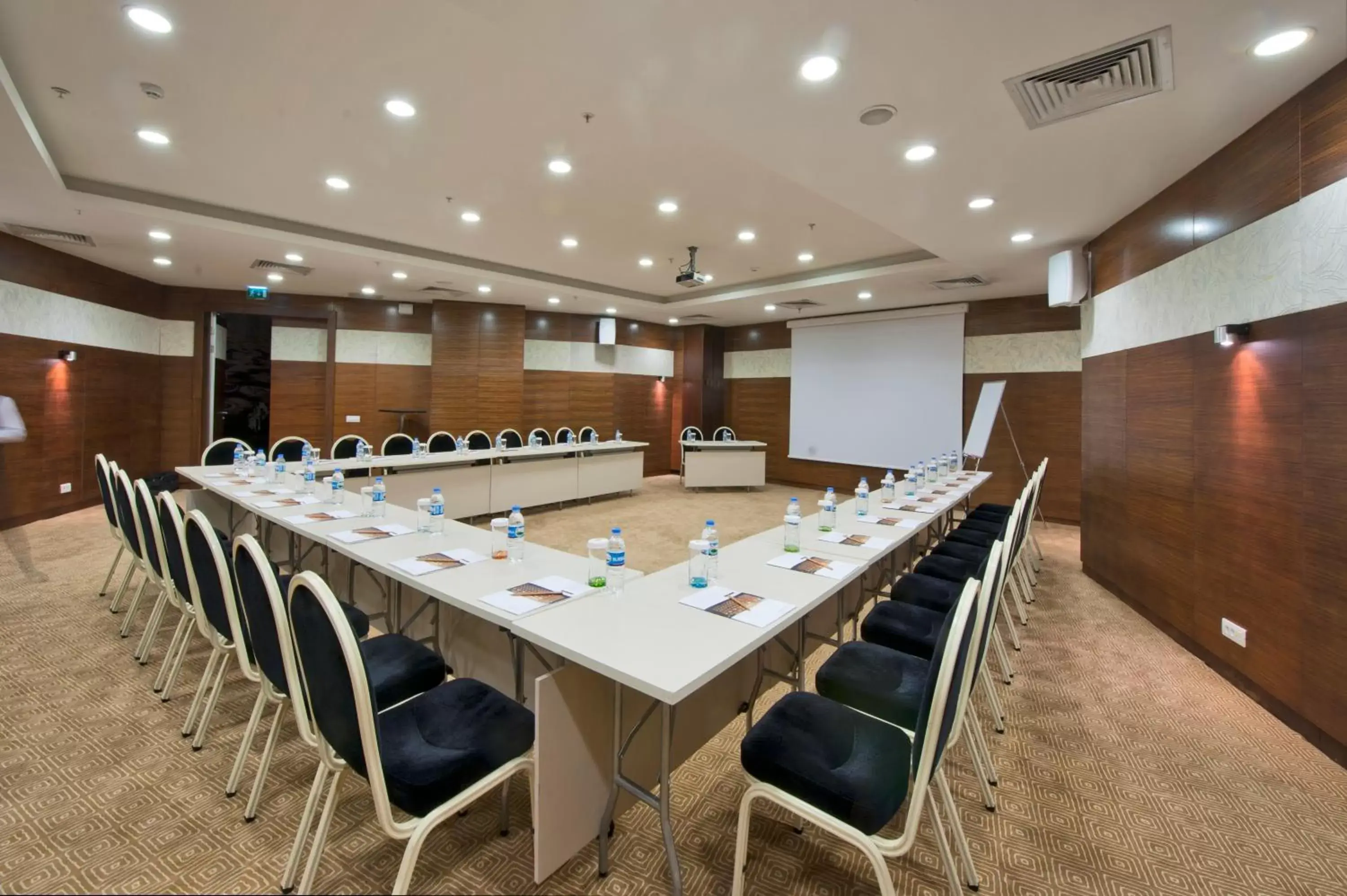 Business facilities in Grand S Hotel
