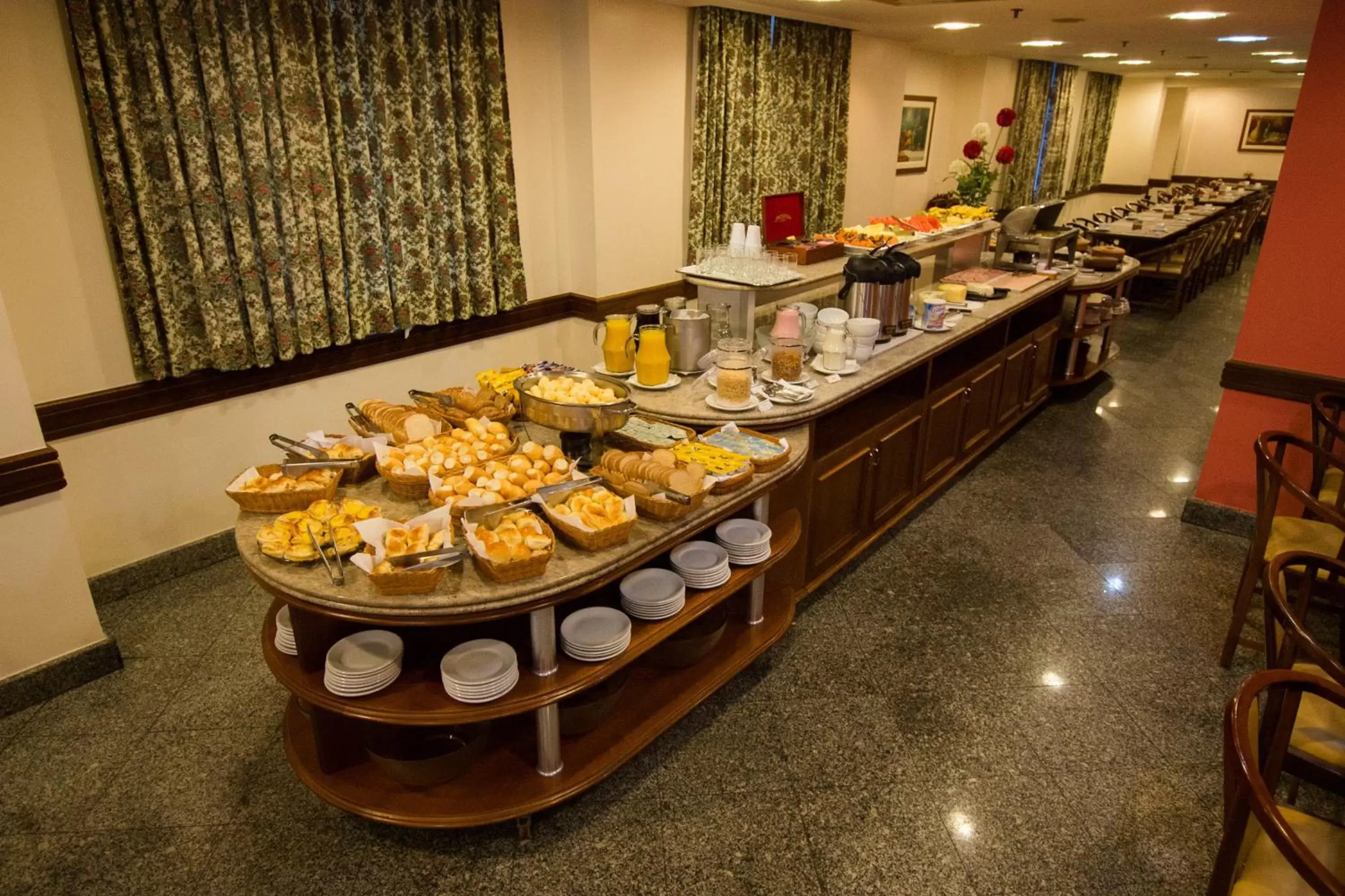 Restaurant/places to eat in Hotel OK Restaurant/places to eat in Hotel OK