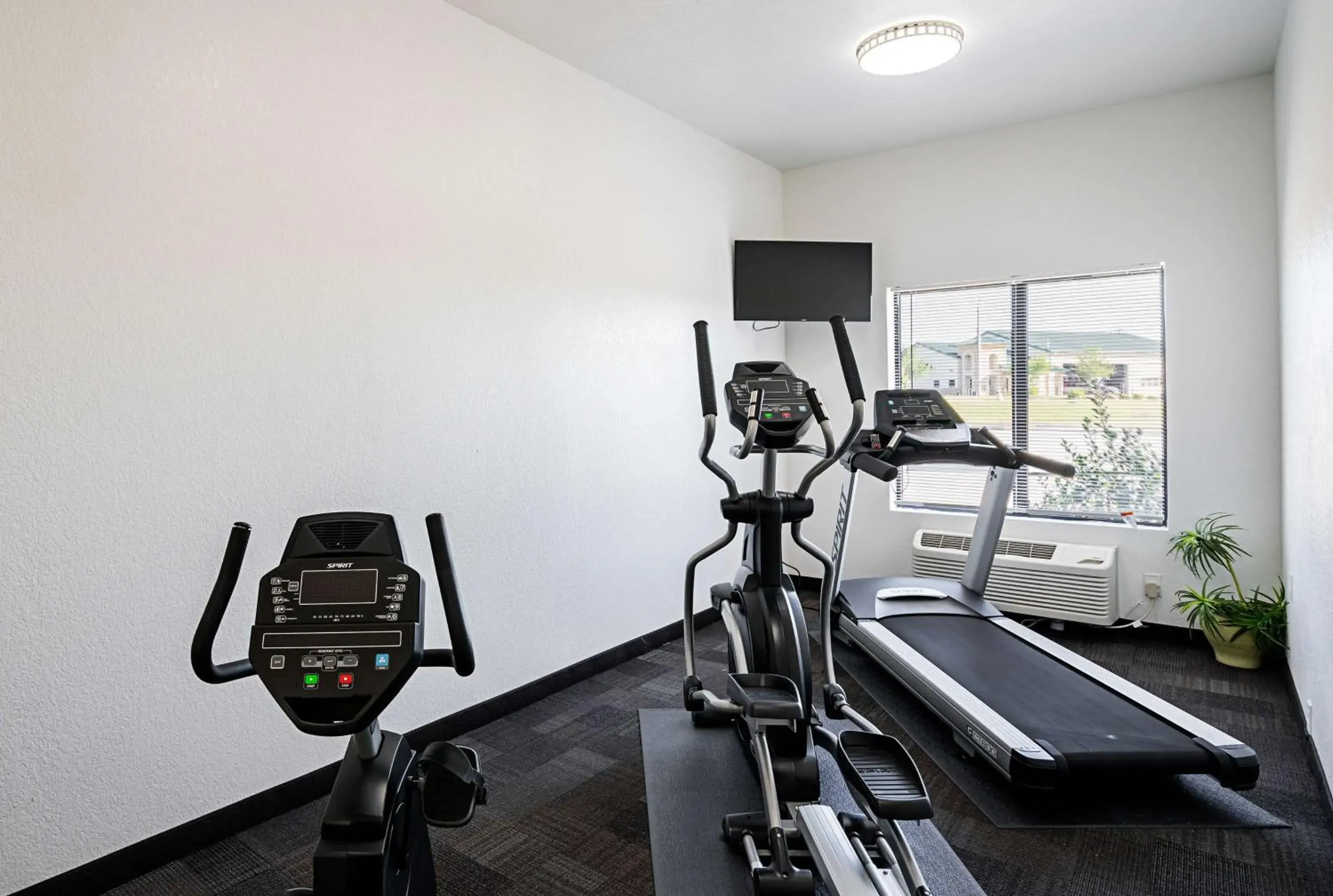 Fitness centre/facilities, Fitness Center/Facilities in Studio 6-Buda, TX