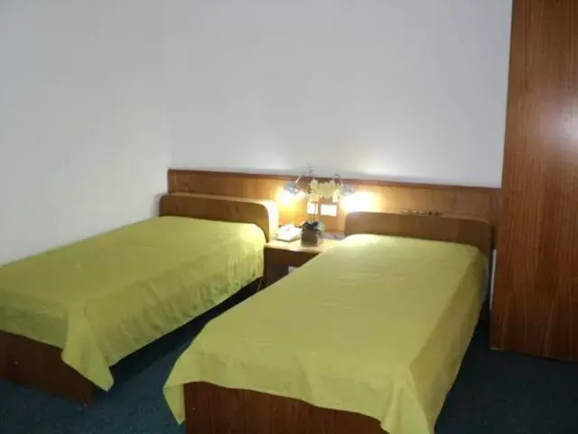 Photo of the whole room, Bed in Rede Andrade San Martin