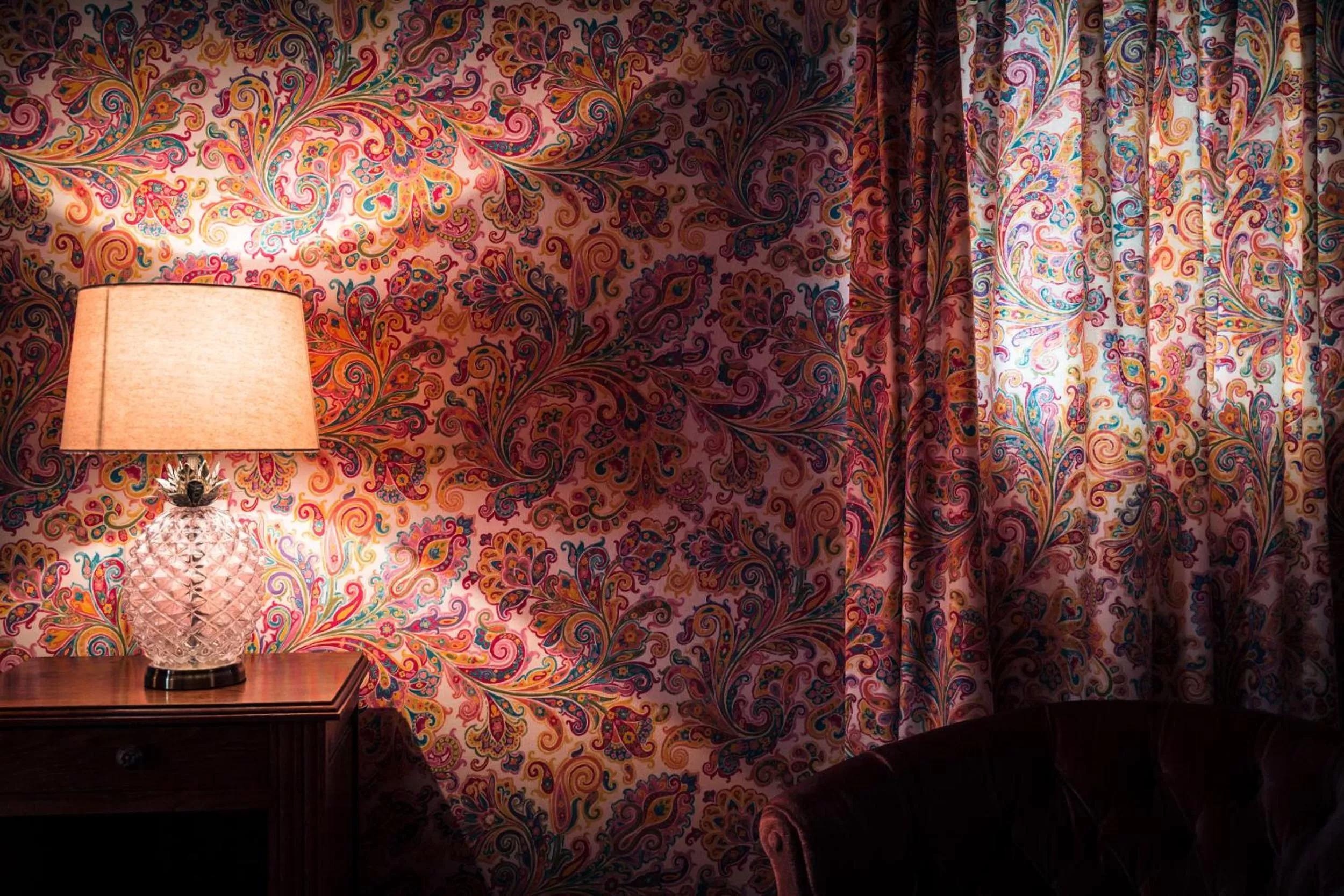 Decorative detail in Hôtel des Deux Clefs