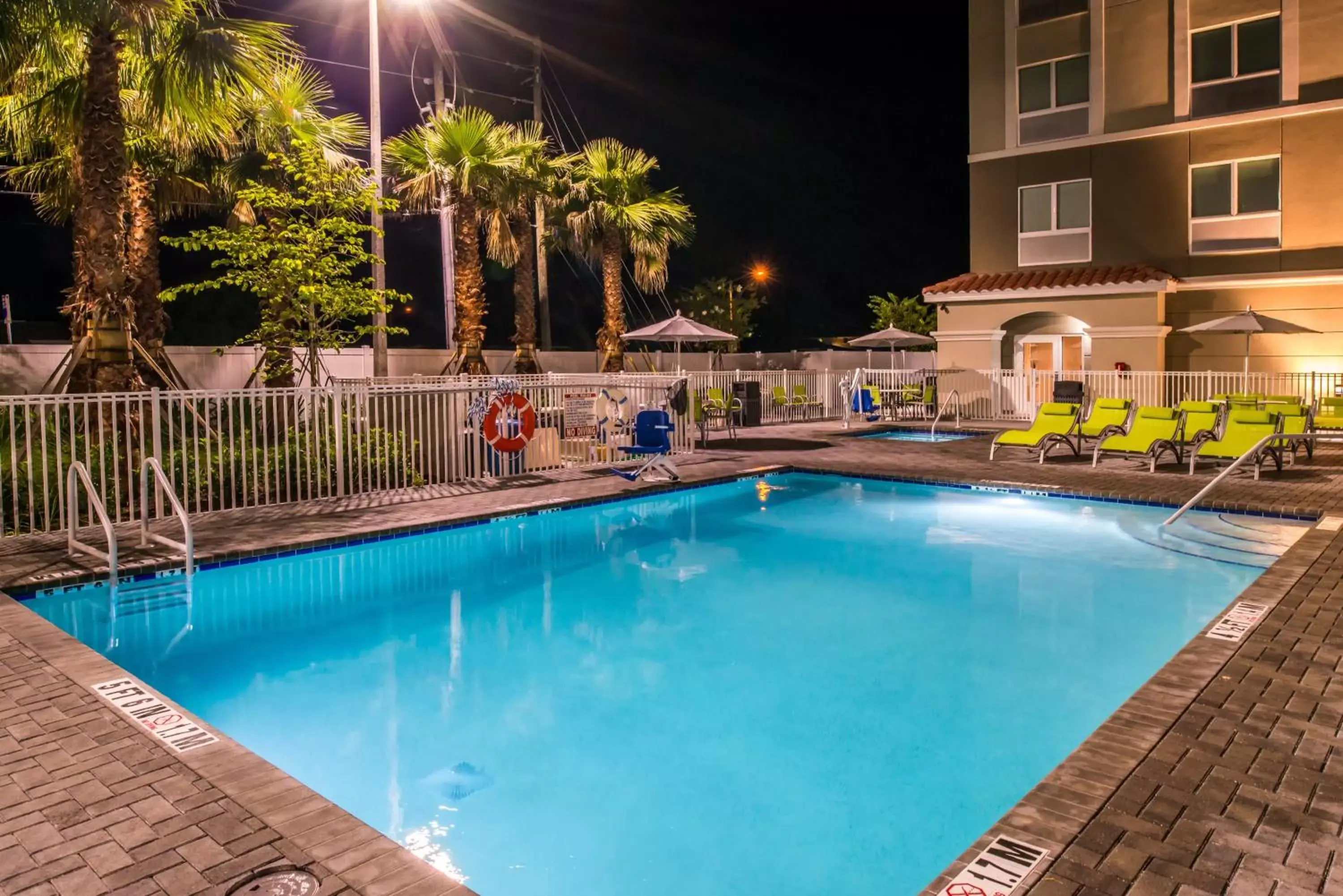 Swimming Pool in Holiday Inn Express & Suites - St. Petersburg - Madeira Beach, an IHG Hotel