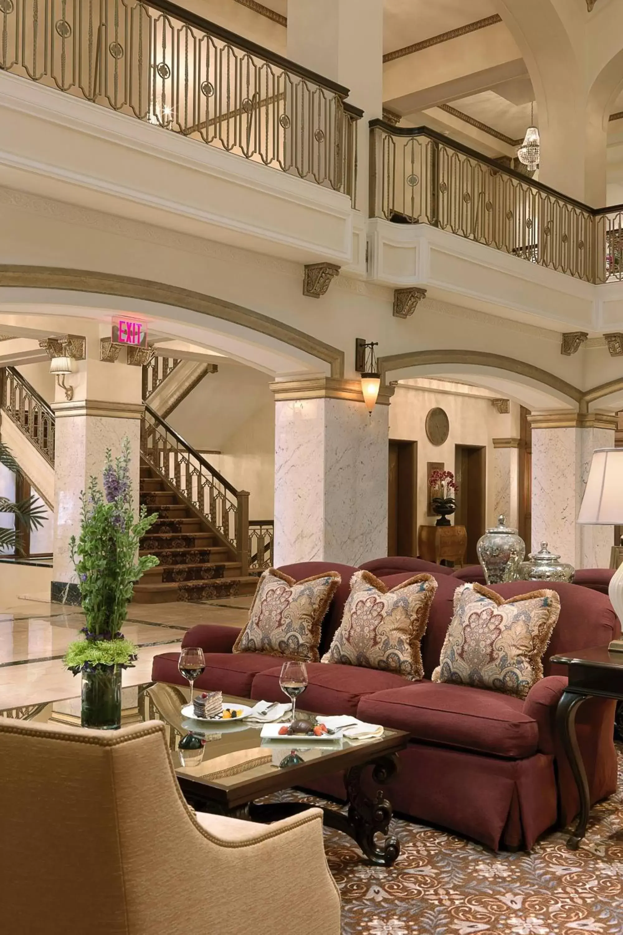 Lobby or reception, Seating Area in Hotel Blackhawk, Autograph Collection
