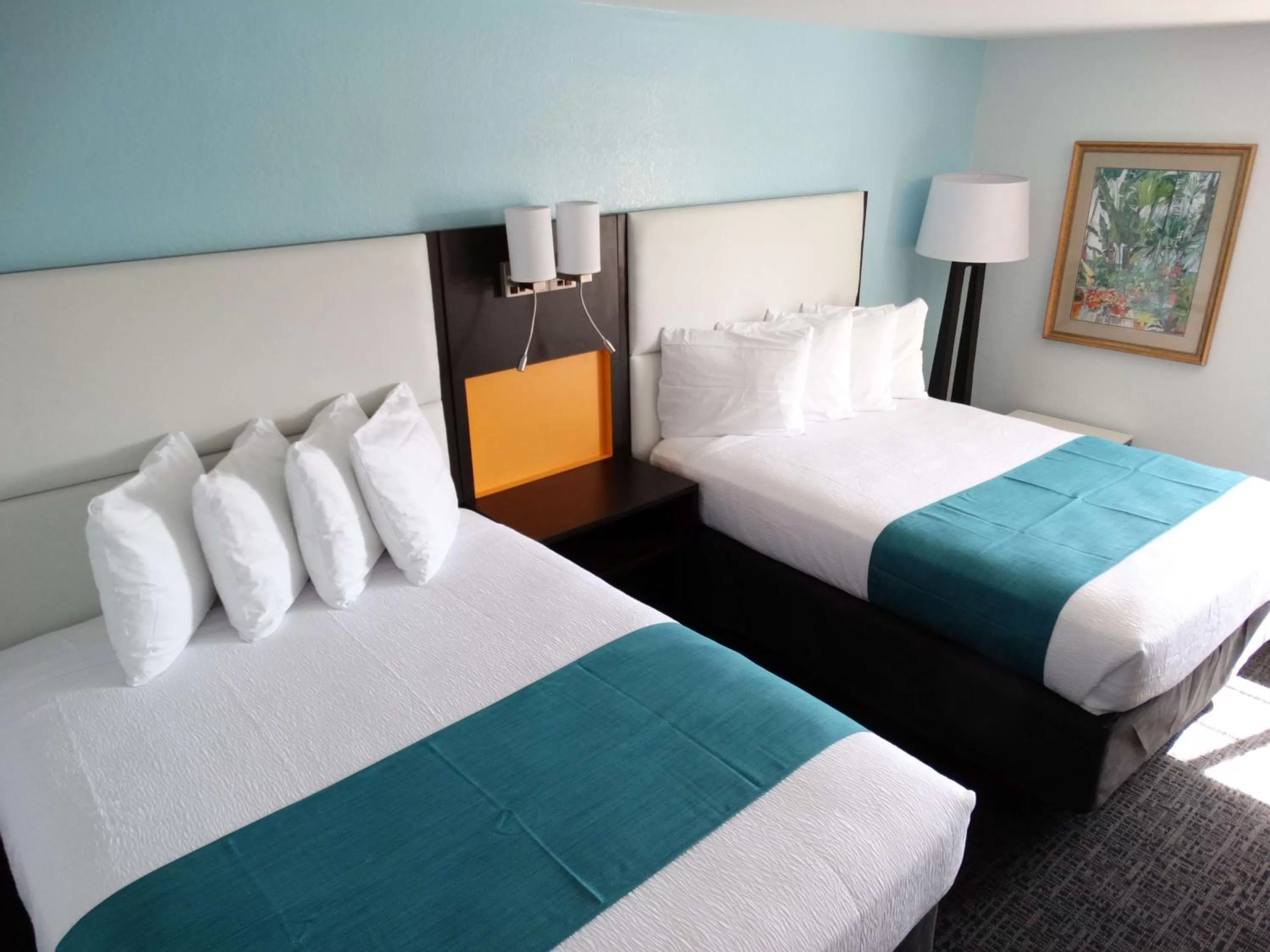 Photo of the whole room, Bed in Best Western Plus Orlando Lake Buena Vista South Inn & Suites
