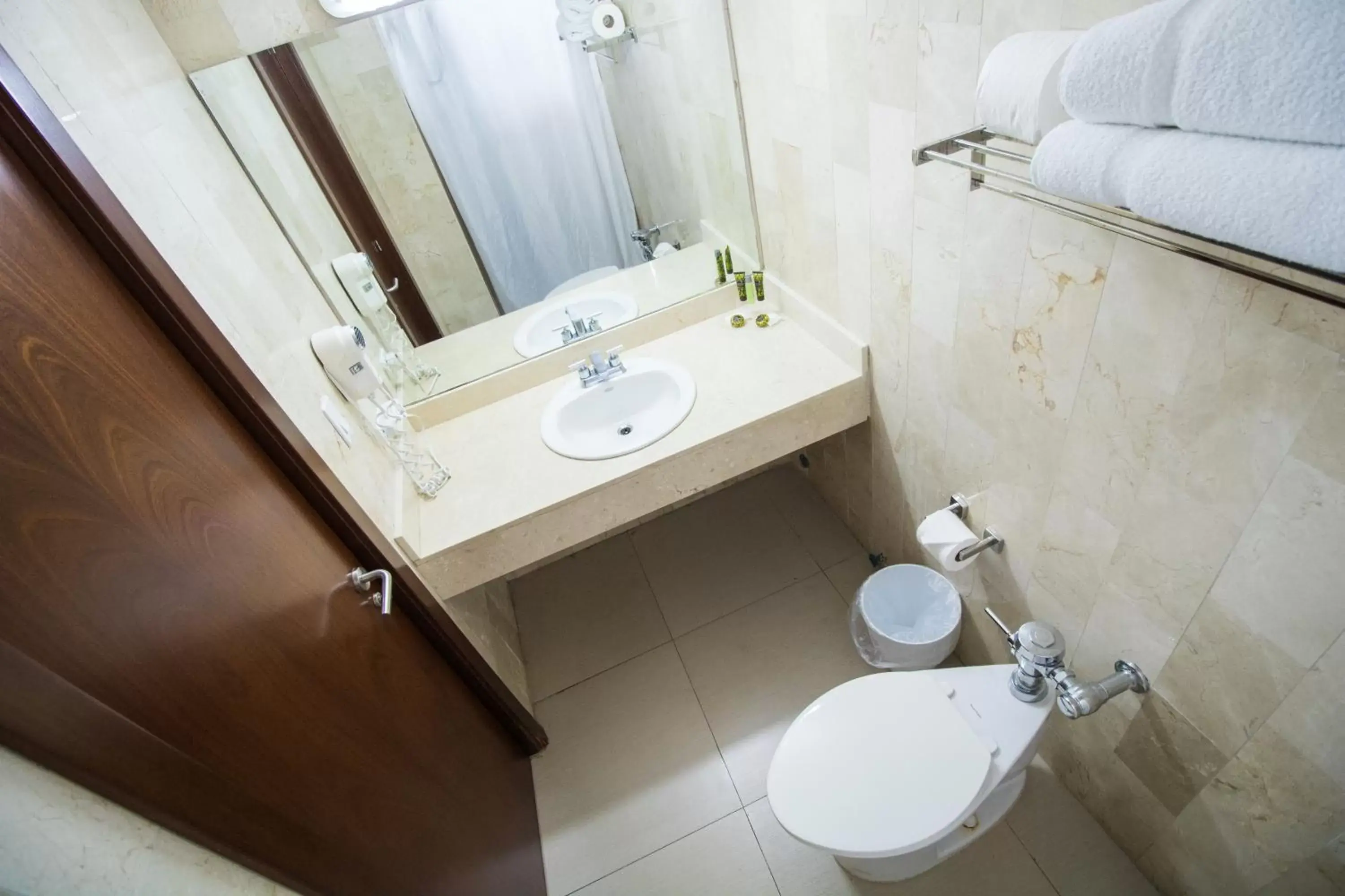 Toilet, Bathroom in Hotel Faranda Express Soloy & Casino