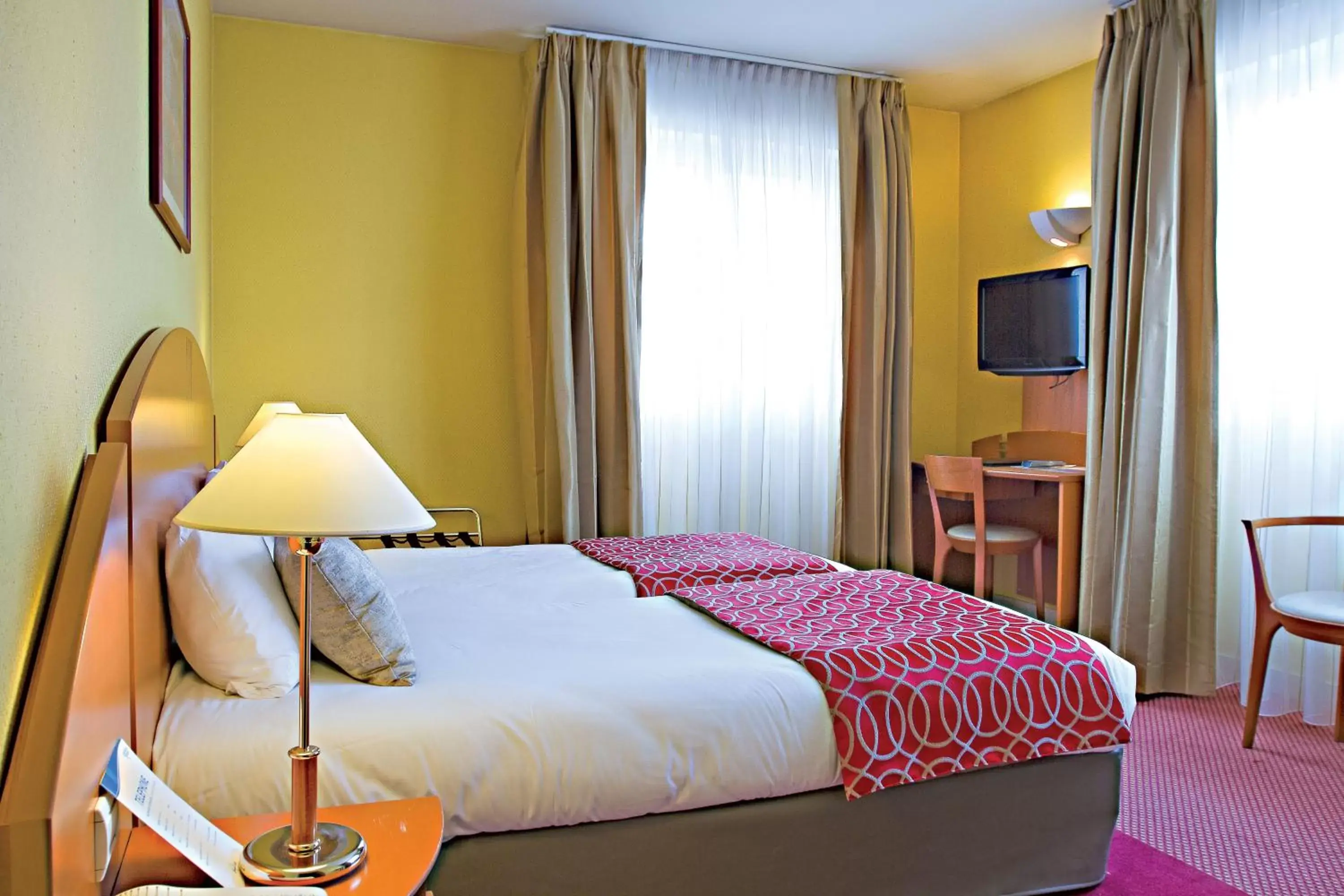 Bedroom, Bed in Hotel Vacances Bleues Villa Modigliani