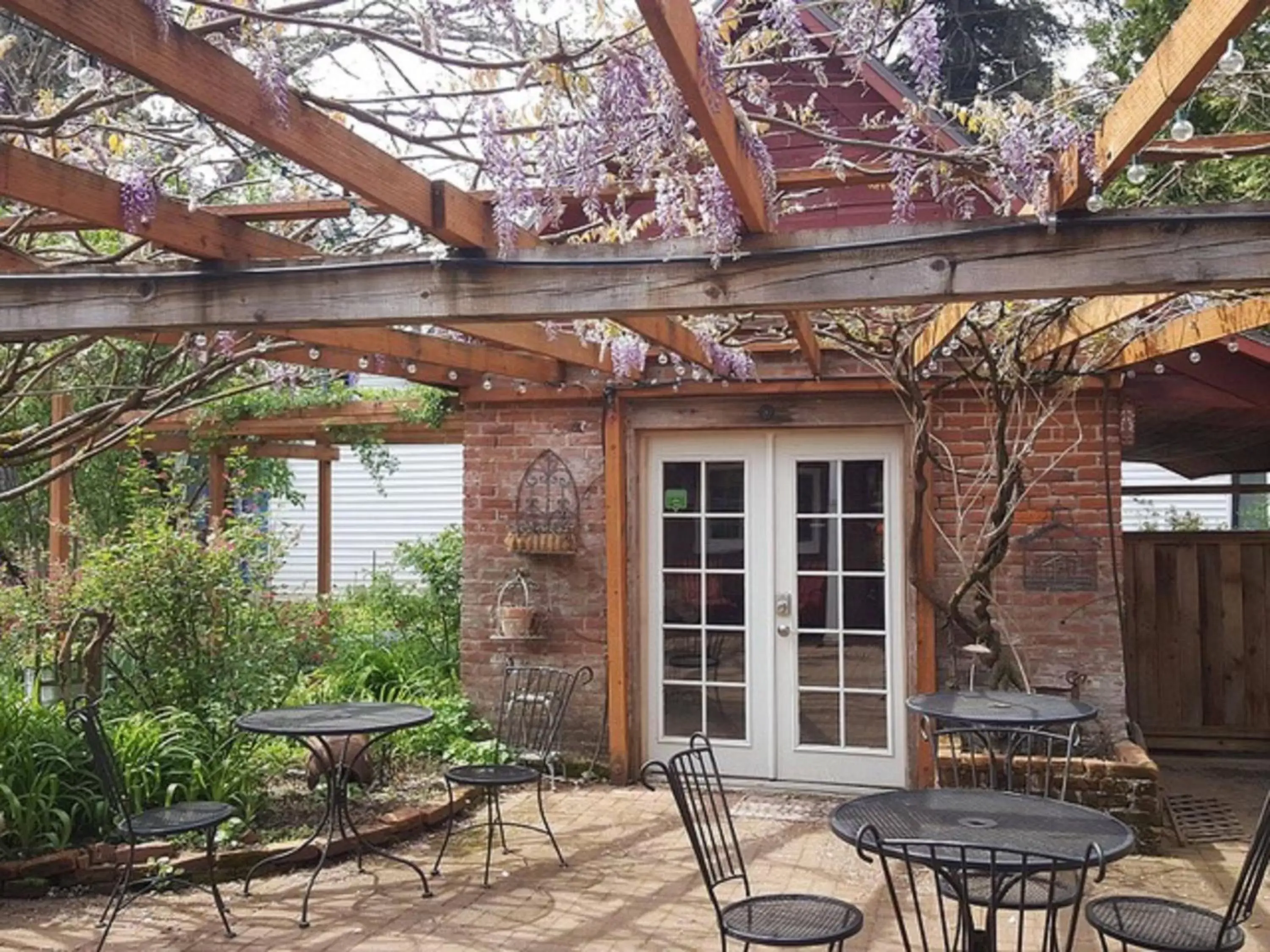 Patio/Outdoor Area in RubyJune Inn