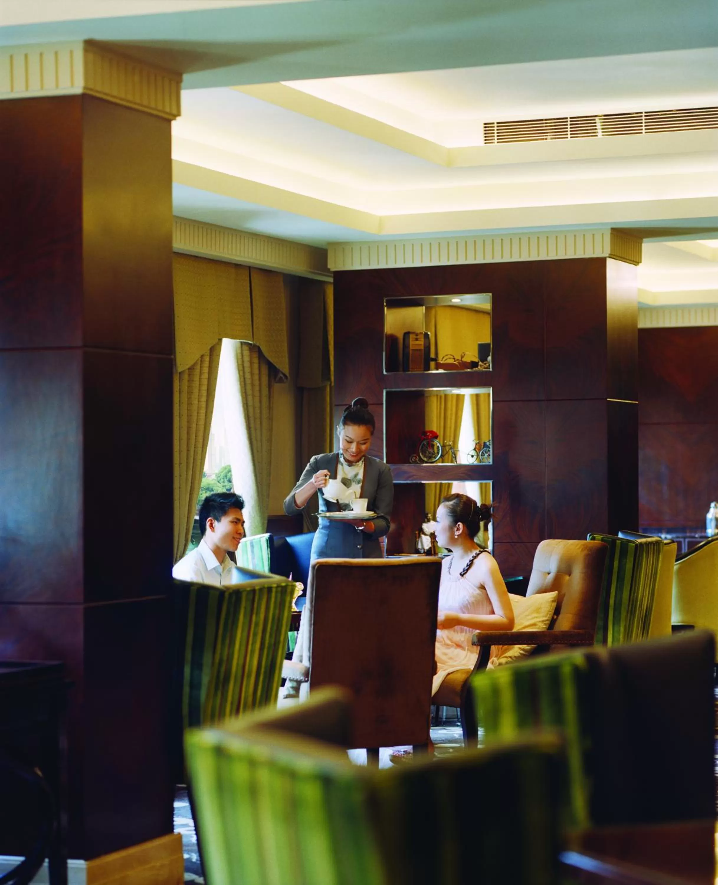 Food and drinks in Fairmont Peace Hotel on the Bund