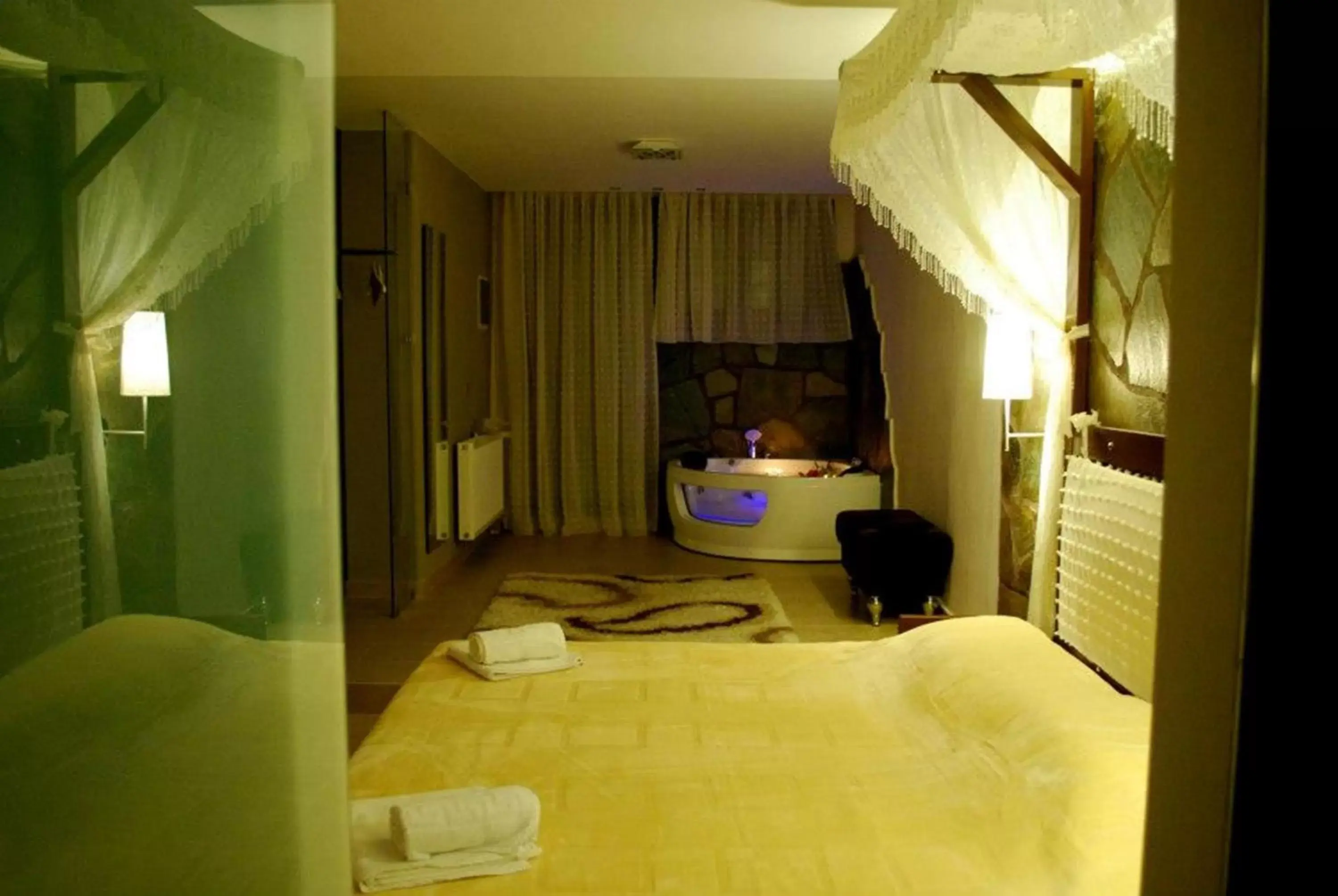 Photo of the whole room, Bed in Hotel Konaki