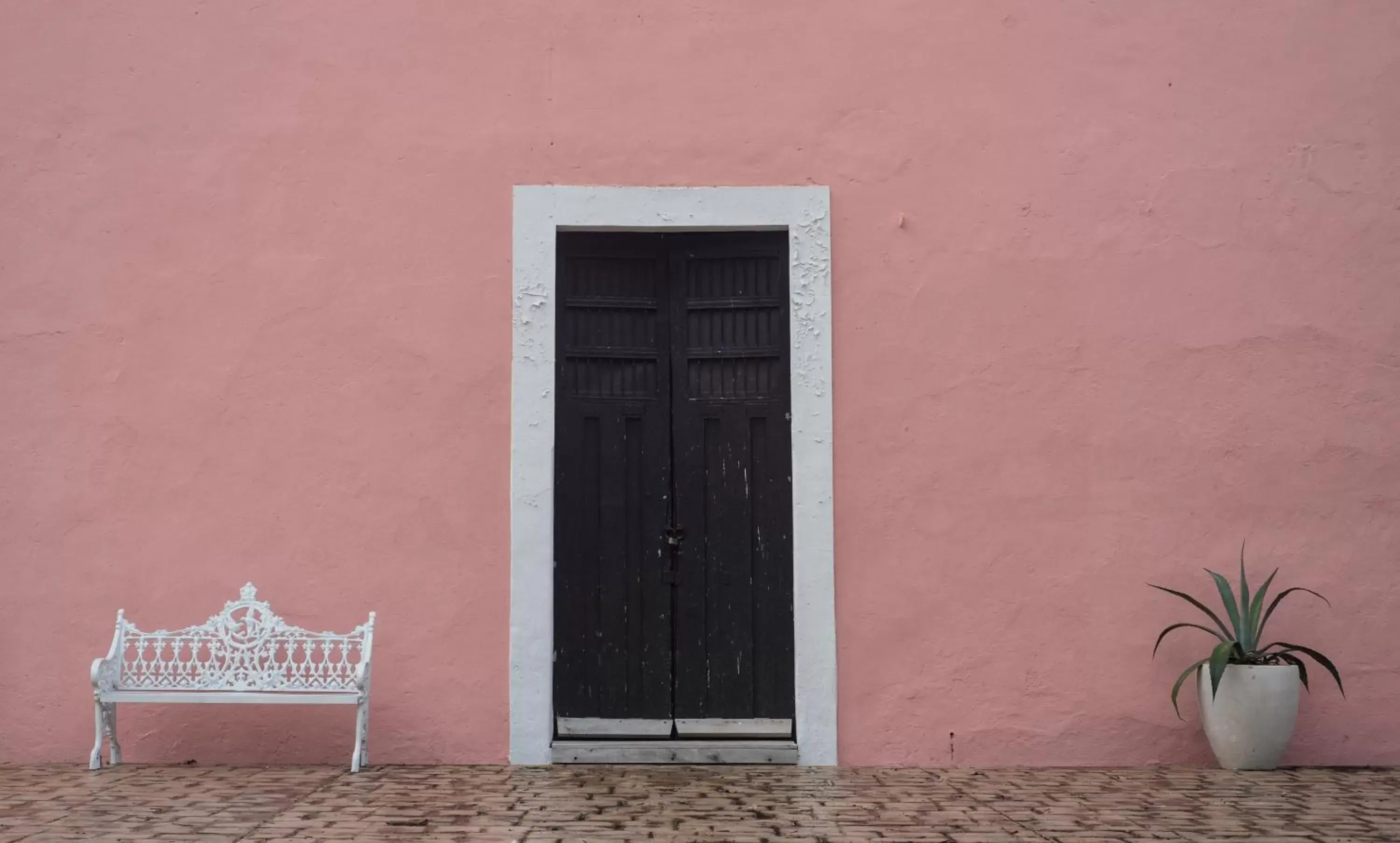 Facade/entrance in IMIX Hotel