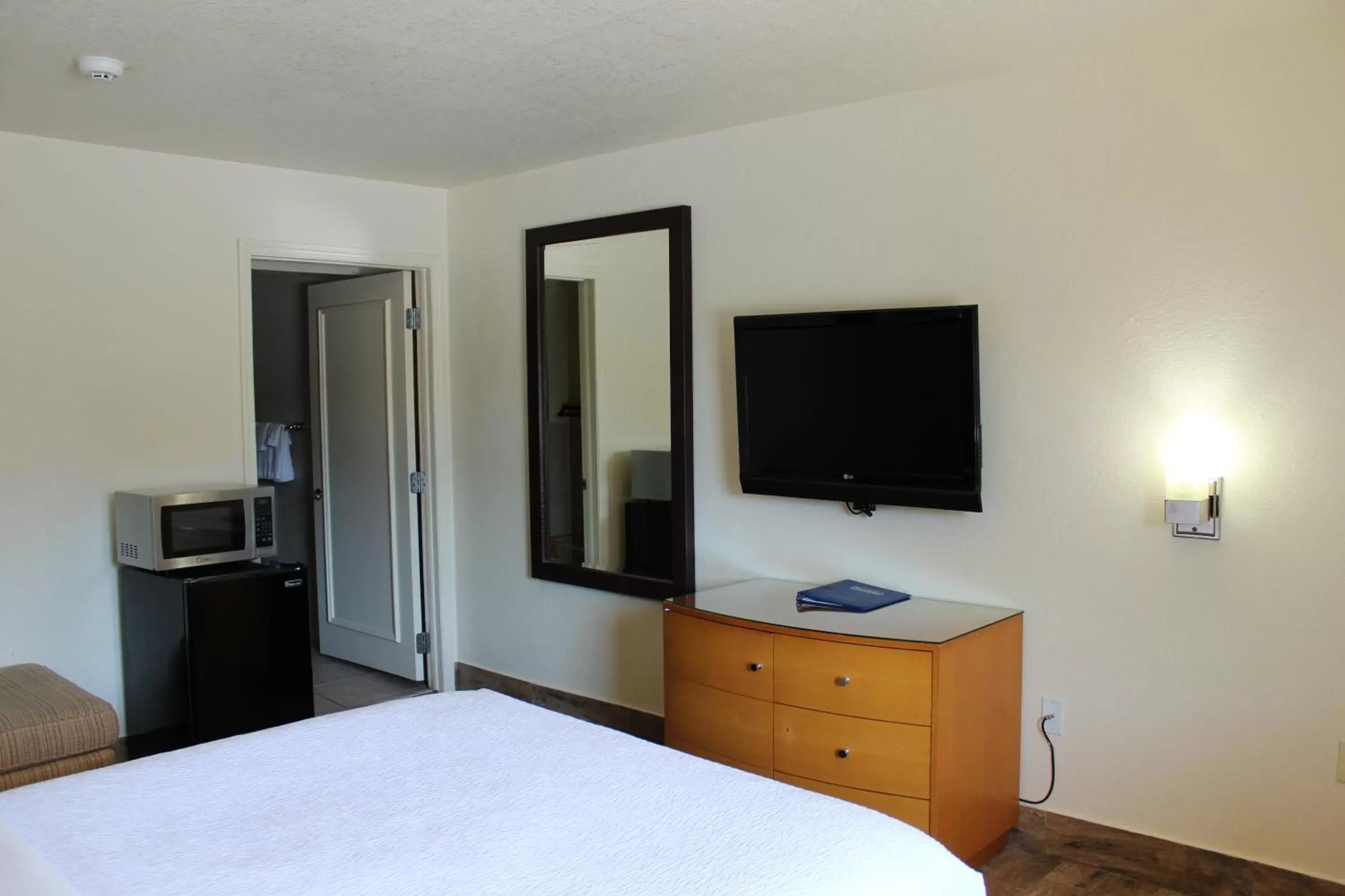 TV and multimedia, TV/Entertainment Center in Travelodge by Wyndham Florida City/Homestead/Everglades
