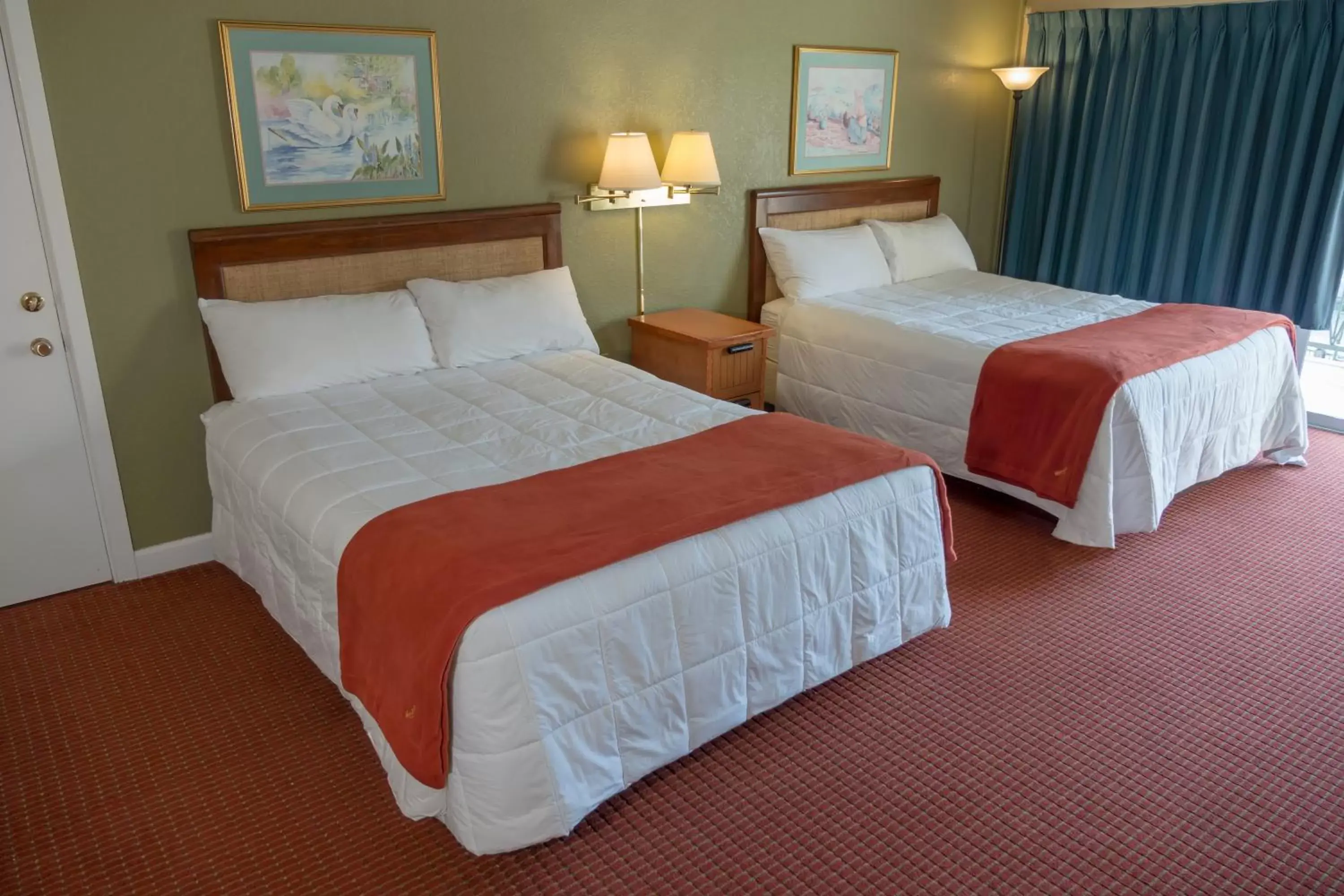 Bed in River Terrace Resort & Convention Center