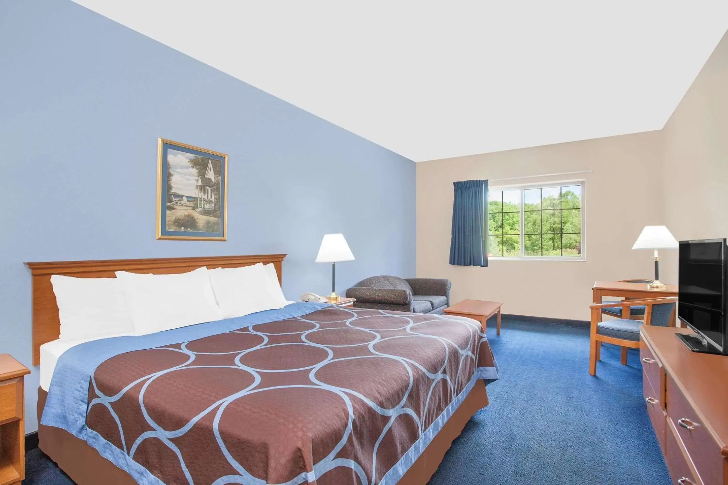 Photo of the whole room, Bed in Super 8 by Wyndham Cobleskill NY