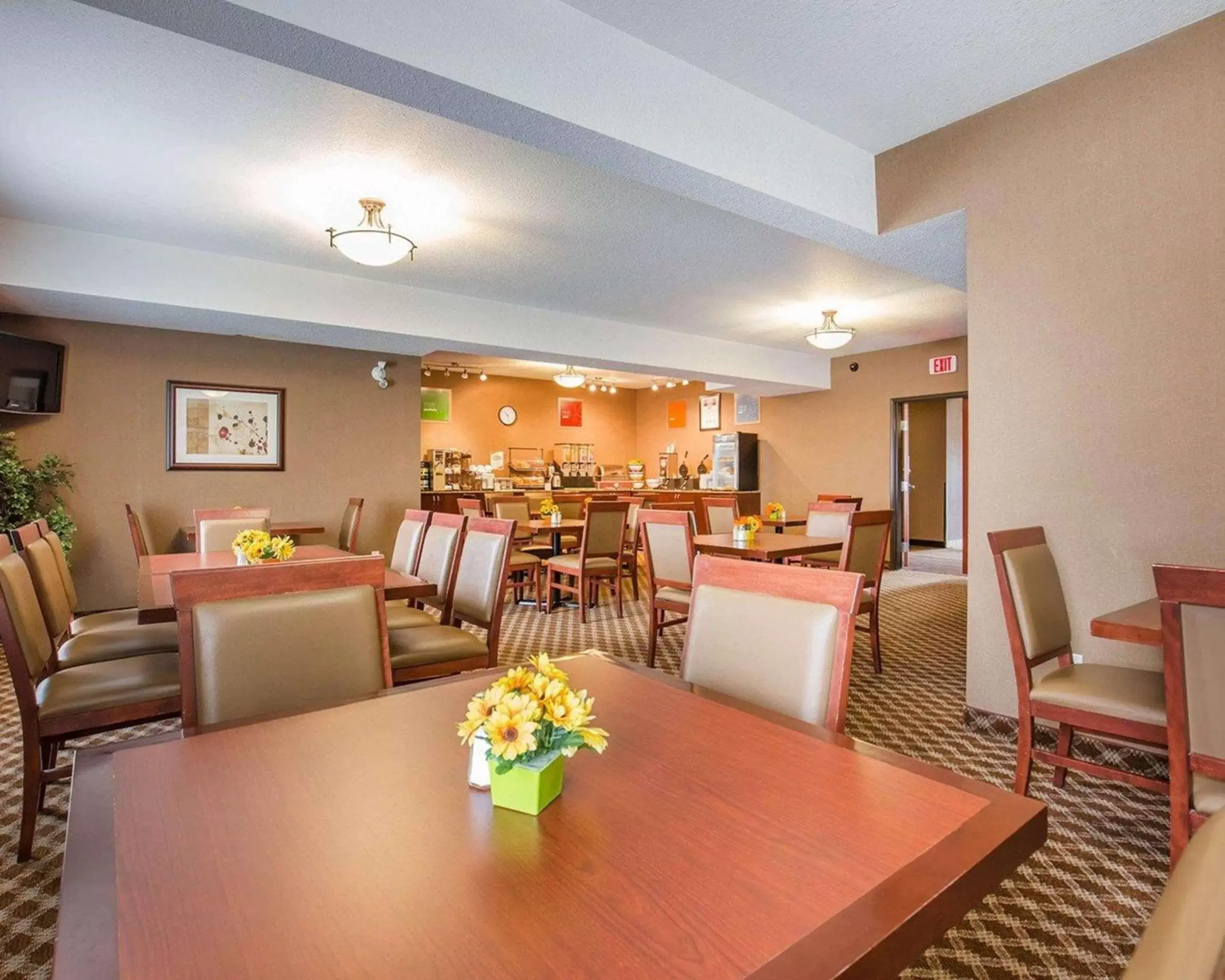 Restaurant/Places to Eat in Comfort Inn & Suites Airdrie