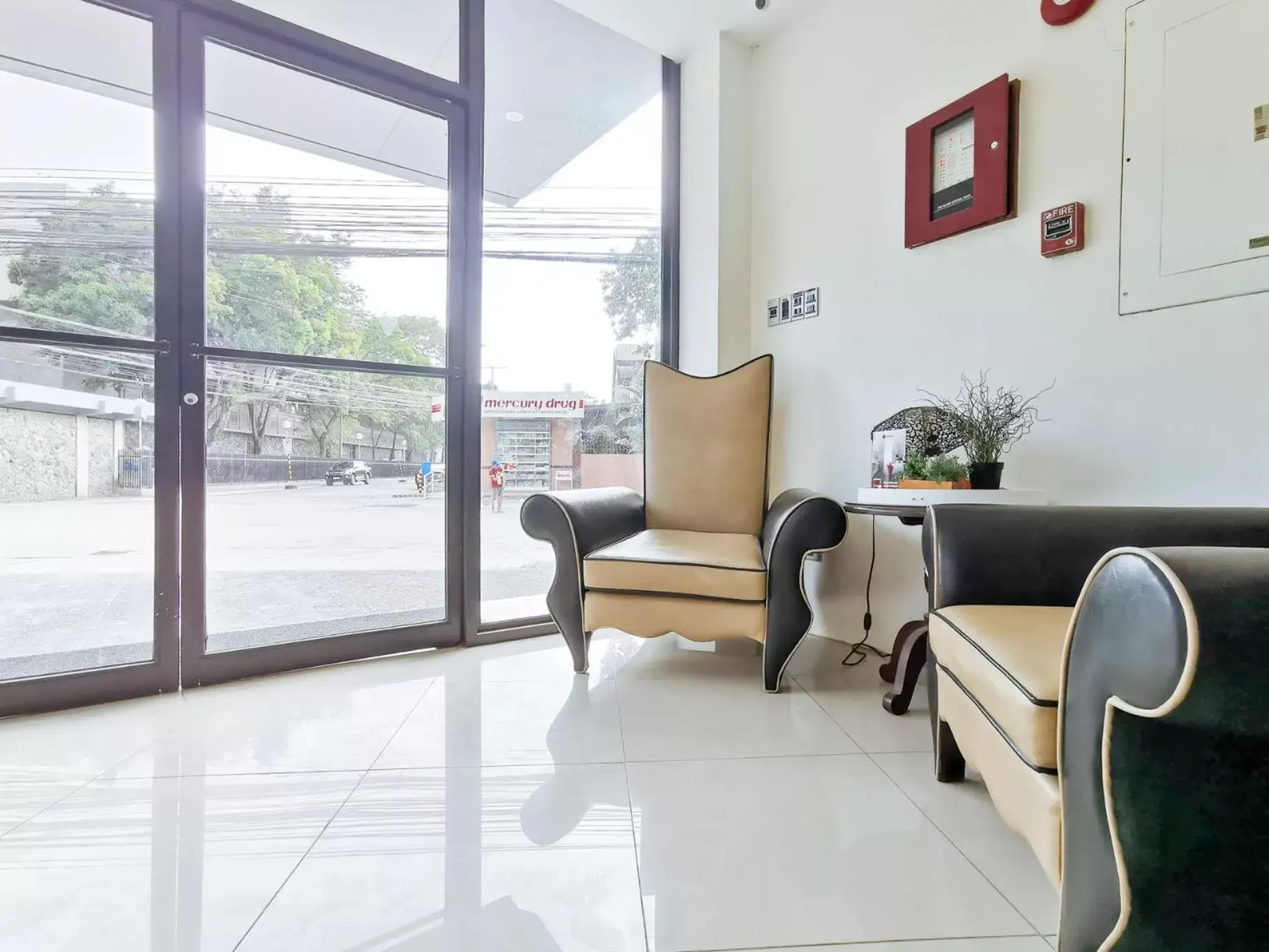 Lobby or reception in RedDoorz Plus near Bangko Sentral Ng Pilipinas Davao Lobby or reception in RedDoorz Plus near Bangko Sentral Ng Pilipinas Davao