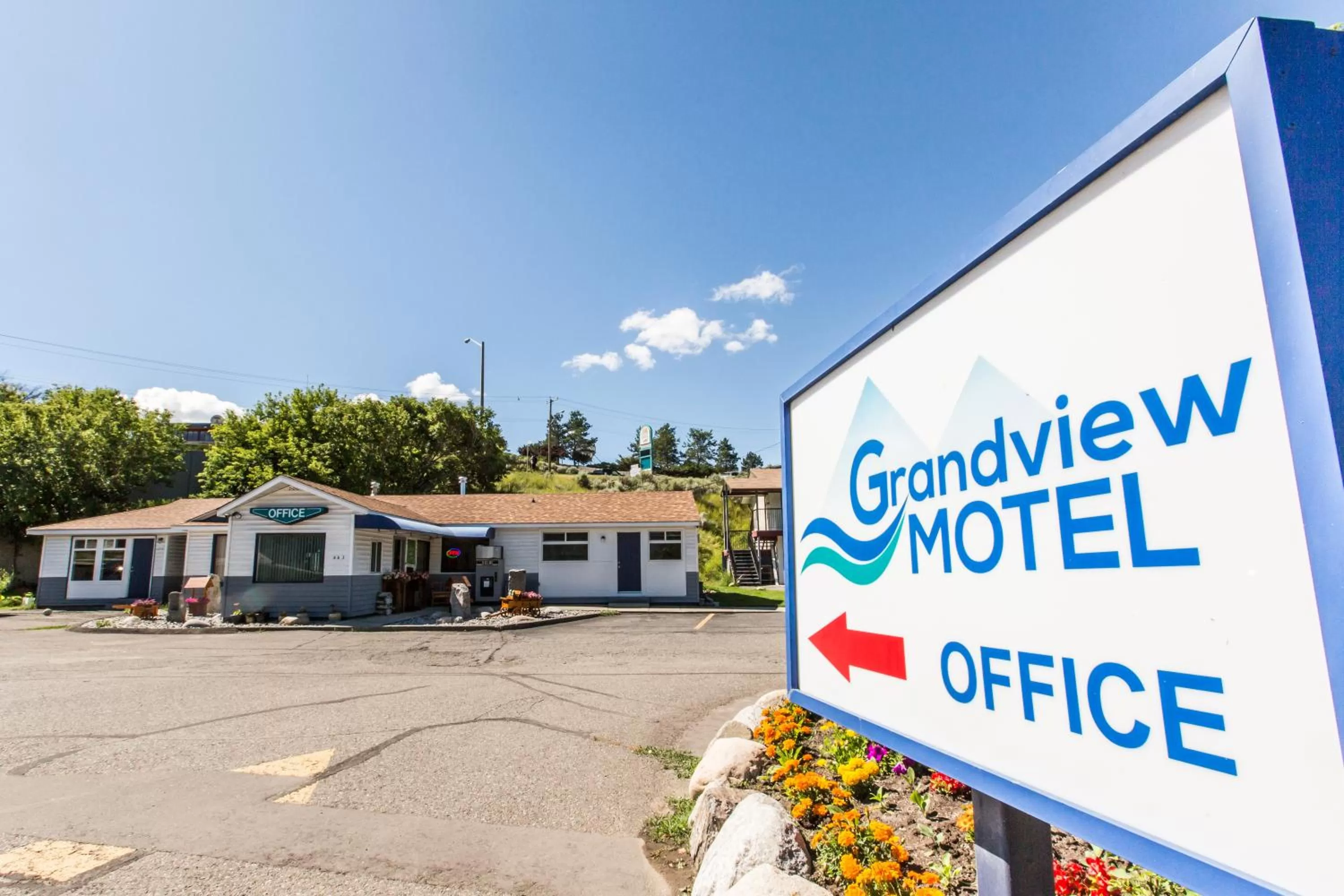 Property building in Grandview Motel