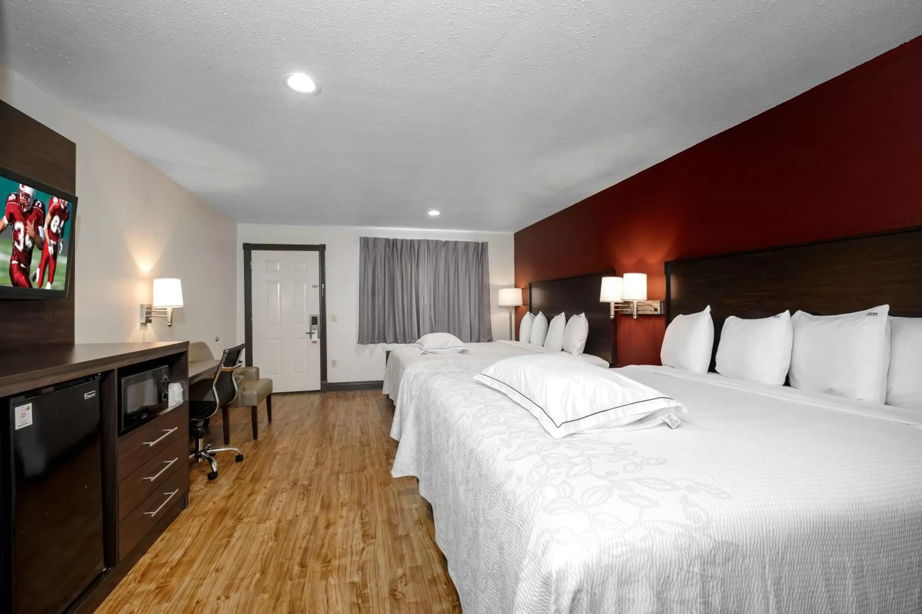 Photo of the whole room, Bed in Red Roof Inn PLUS+ Hammond Photo of the whole room, Bed in Red Roof Inn PLUS+ Hammond