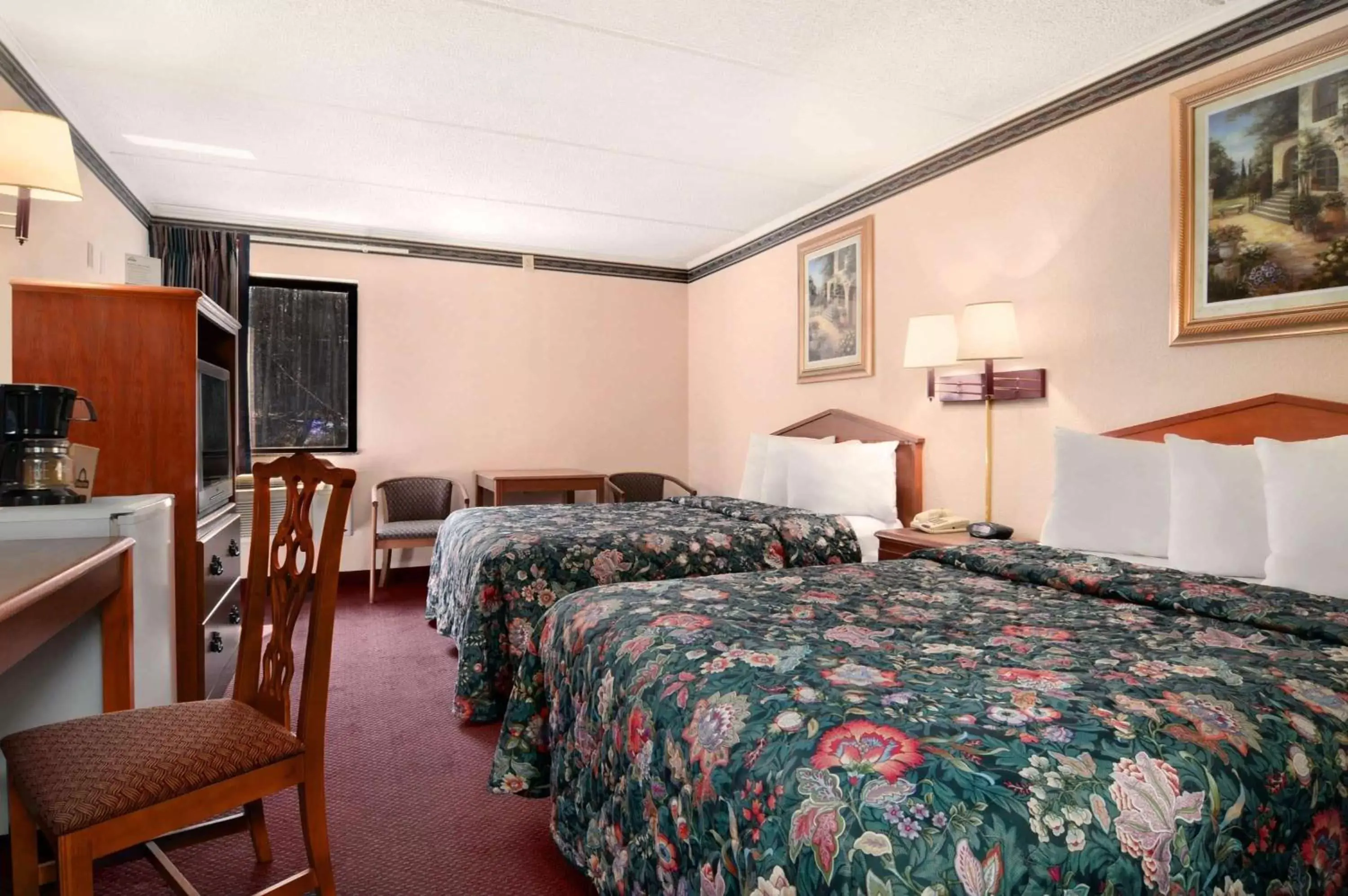 Photo of the whole room in Days Inn by Wyndham Espanola
