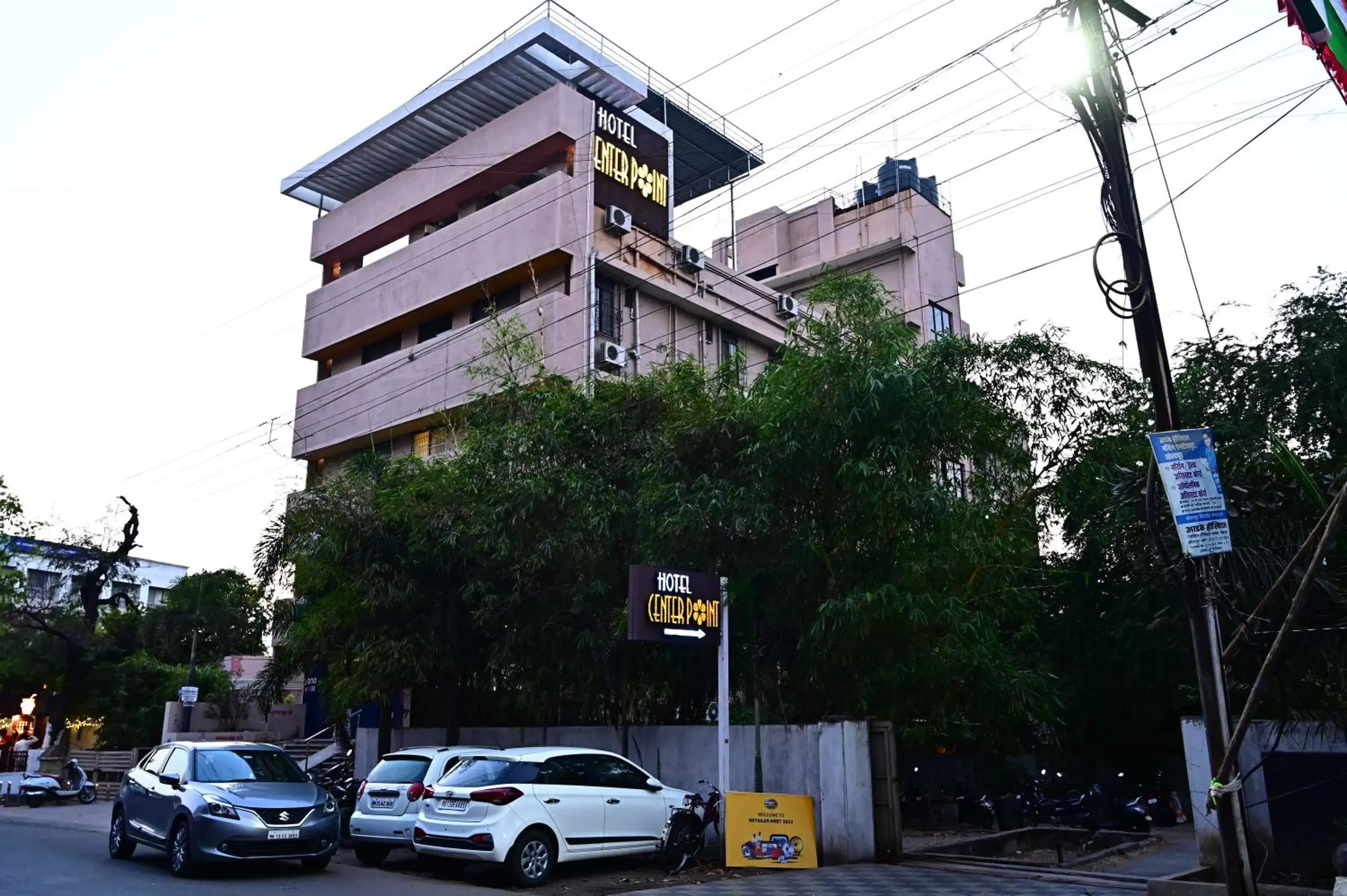 Property building in HOTEL CENTER POINT Property building in HOTEL CENTER POINT