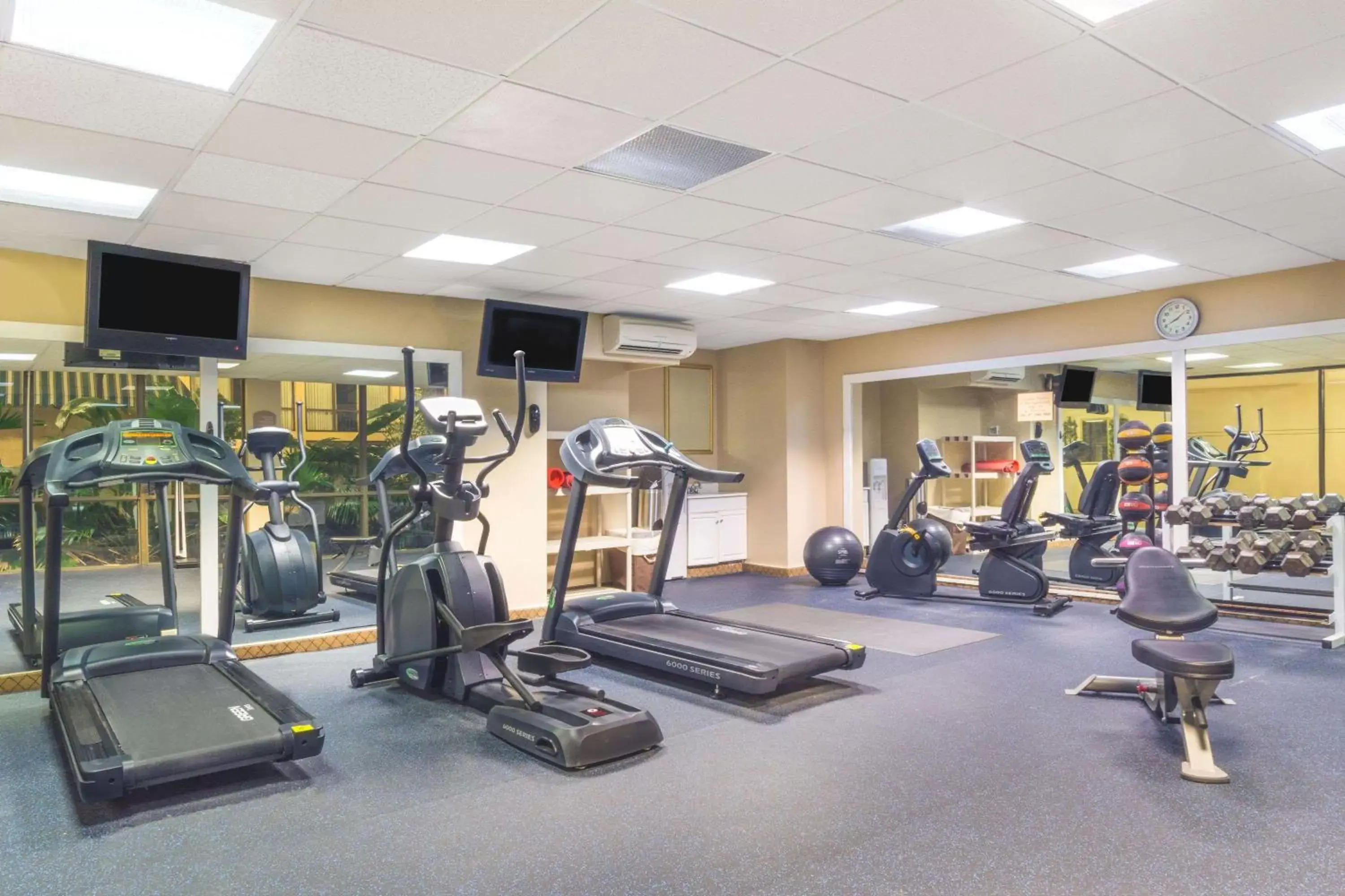 Fitness centre/facilities, Fitness Center/Facilities in Days Inn by Wyndham Columbus Airport