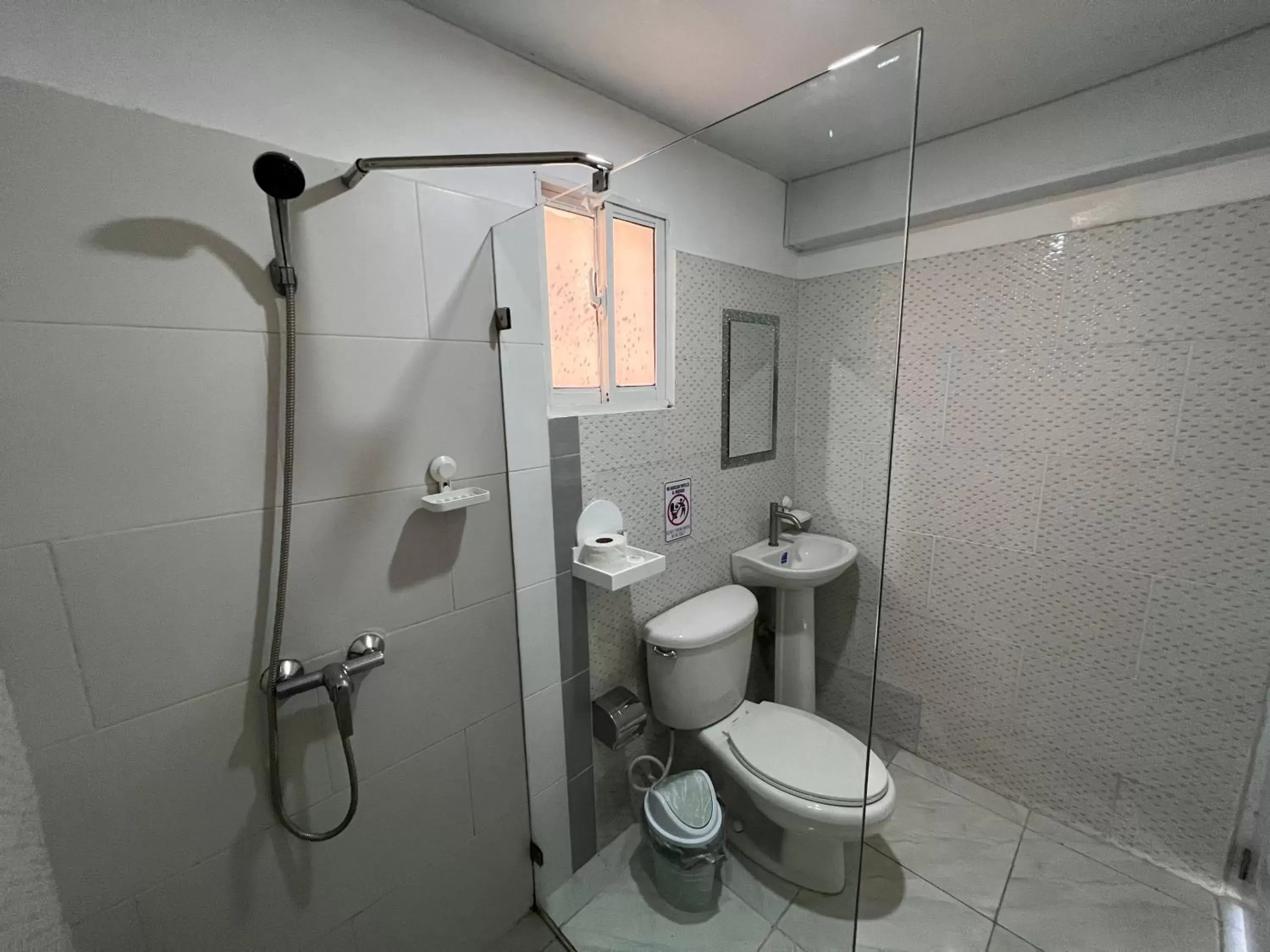 Bathroom in Costa Love Aparta Hotel