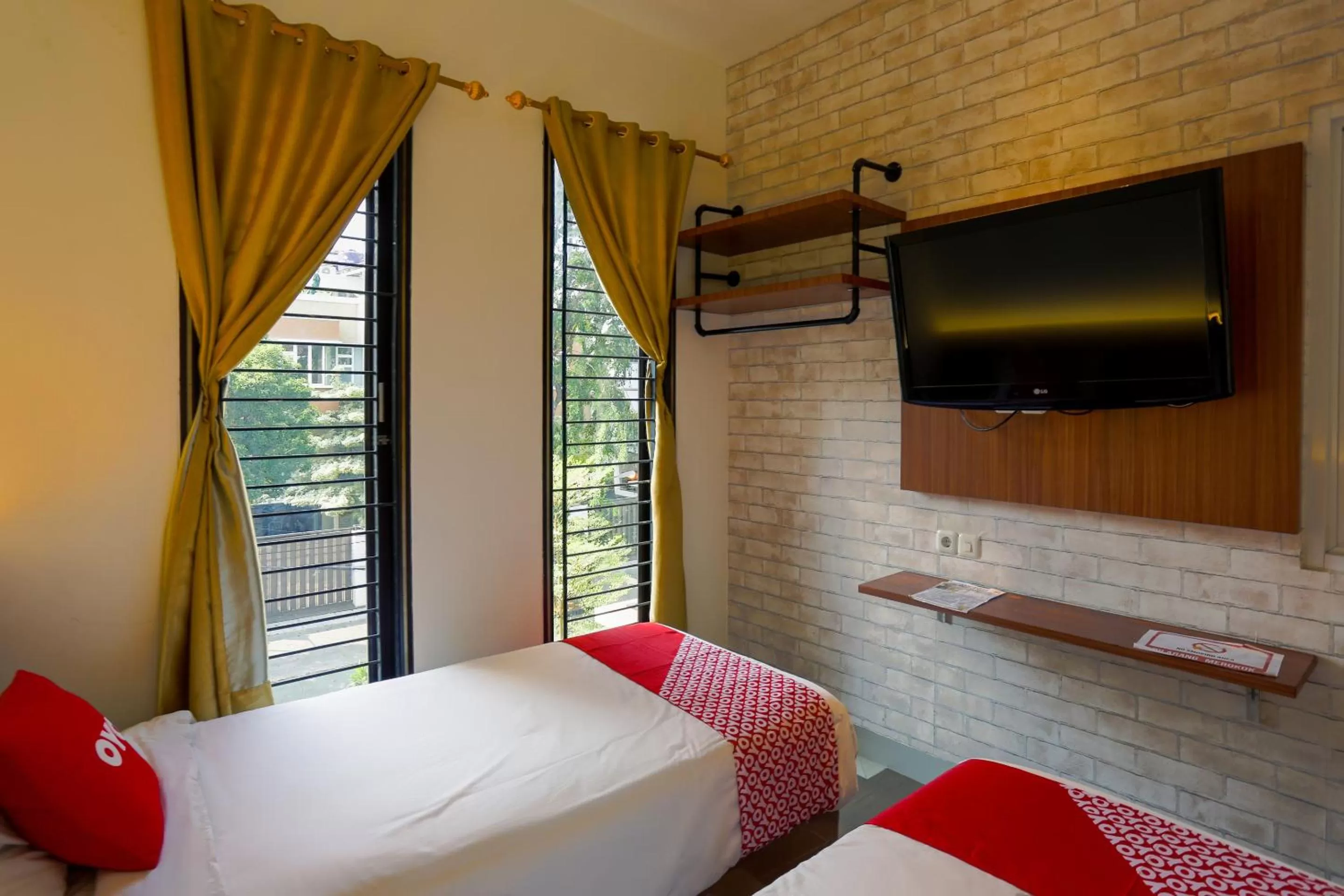 Bedroom, Bed in Hotel O Point Inn