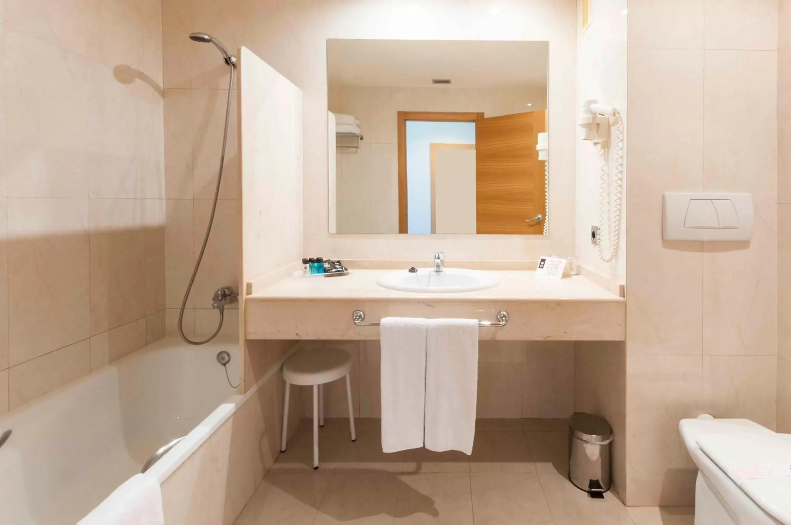 Bathroom in VS Gandía Palace Hotel ****