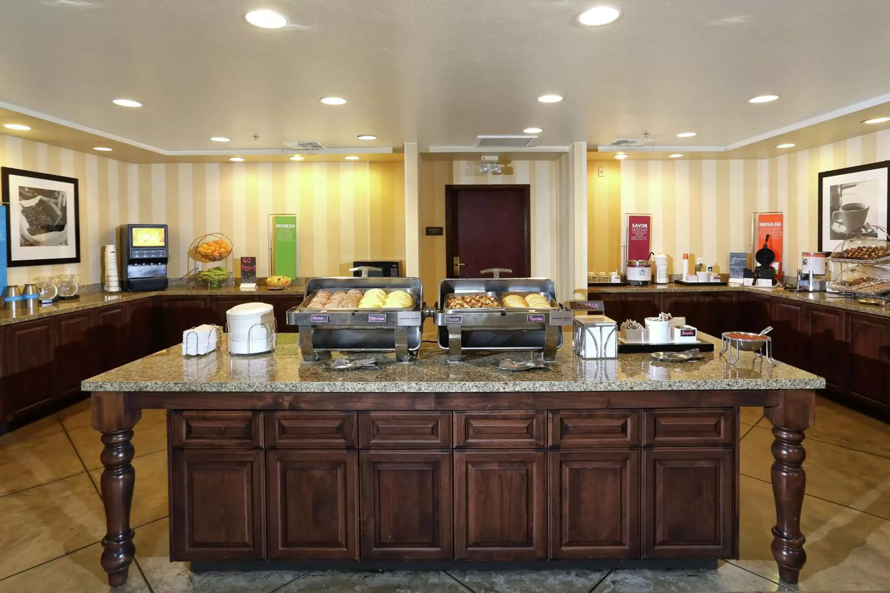 Breakfast, Restaurant/Places to Eat in Hampton Inn & Suites Tucson Mall