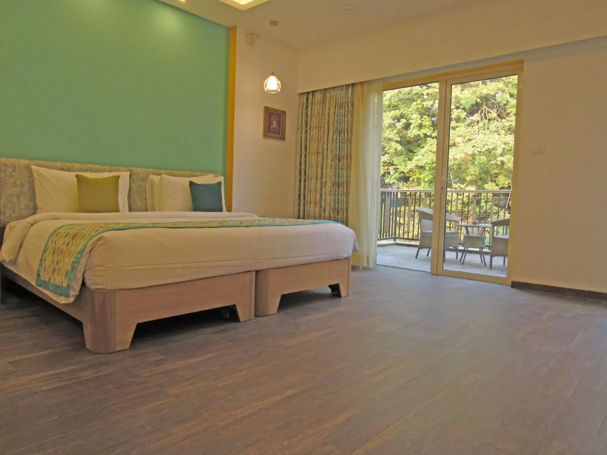 Photo of the whole room, Bed in Acron Seaway Resort