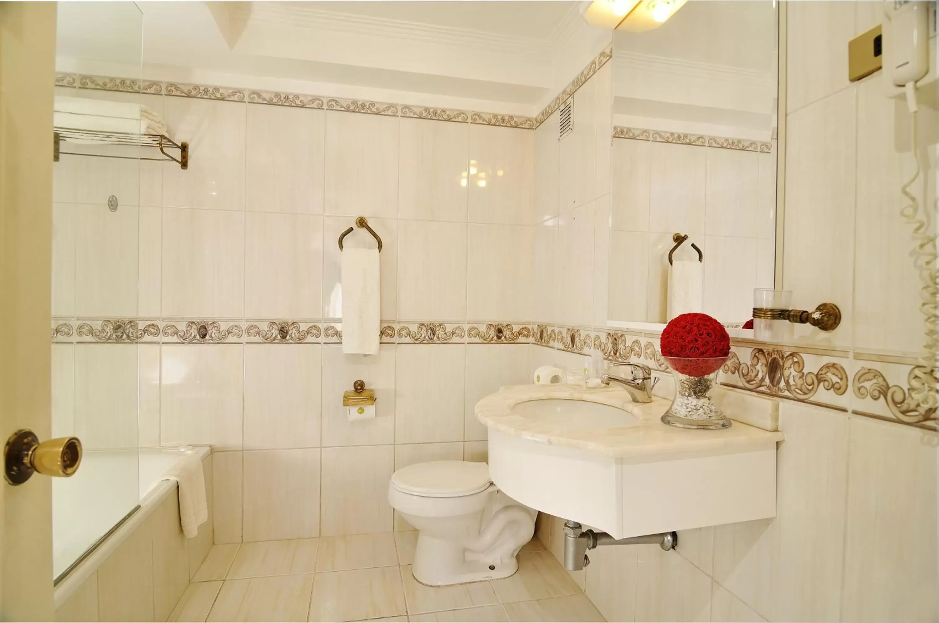 Bathroom in Hotel Gran Palace