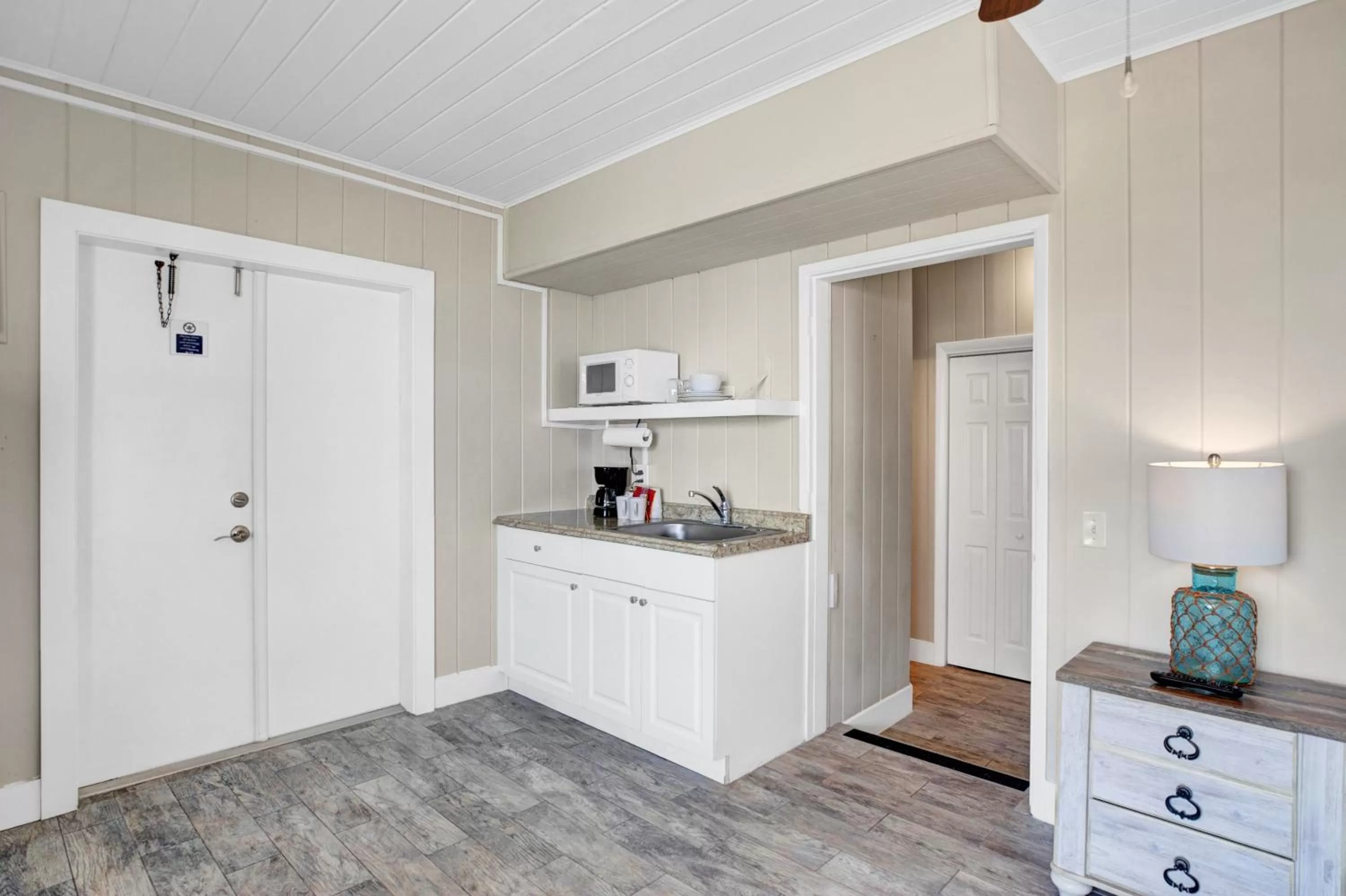 Kitchen or kitchenette in Seascape Resort & Marina