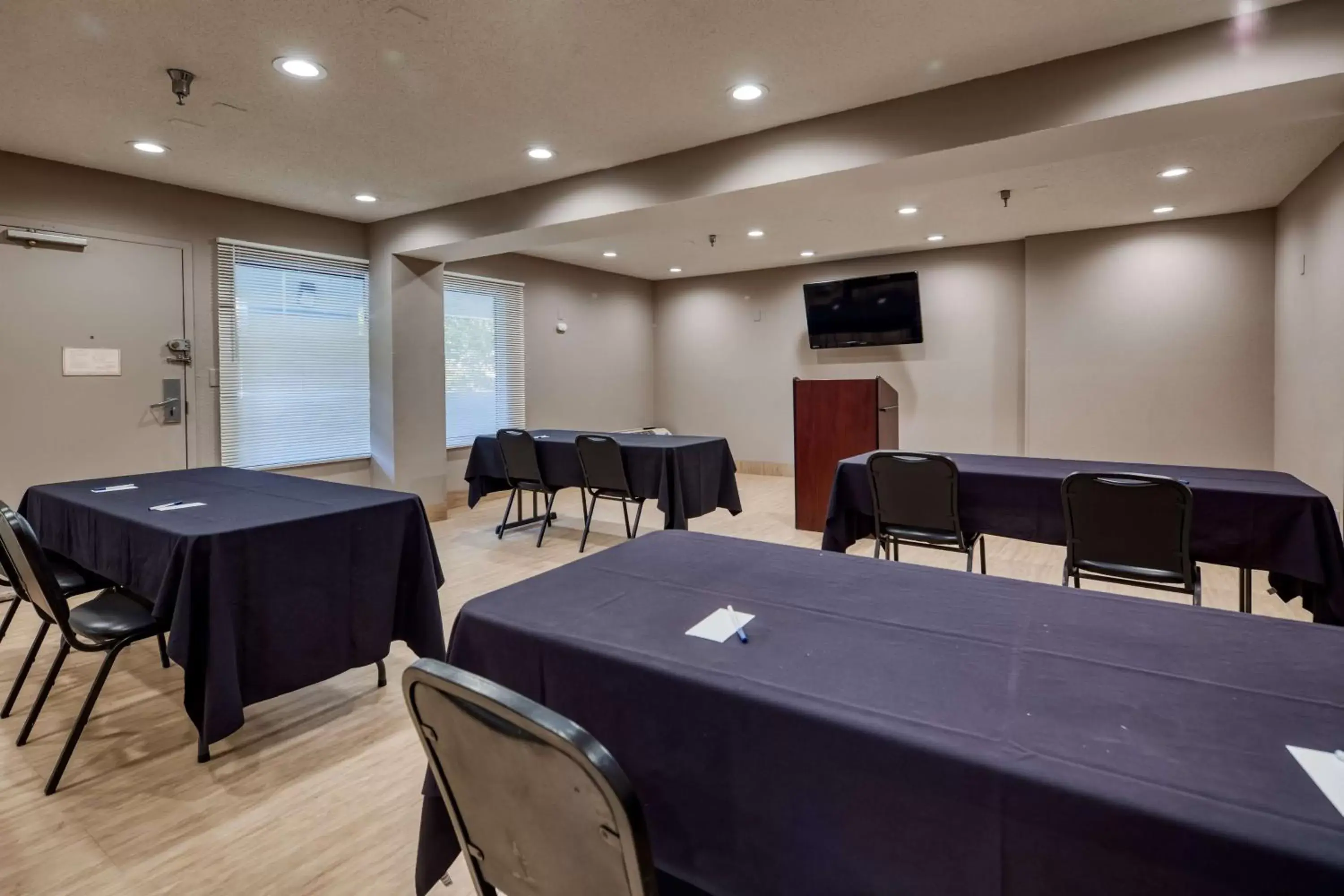 Meeting/conference room in SureStay Plus Hotel by Best Western Durham Medical Center