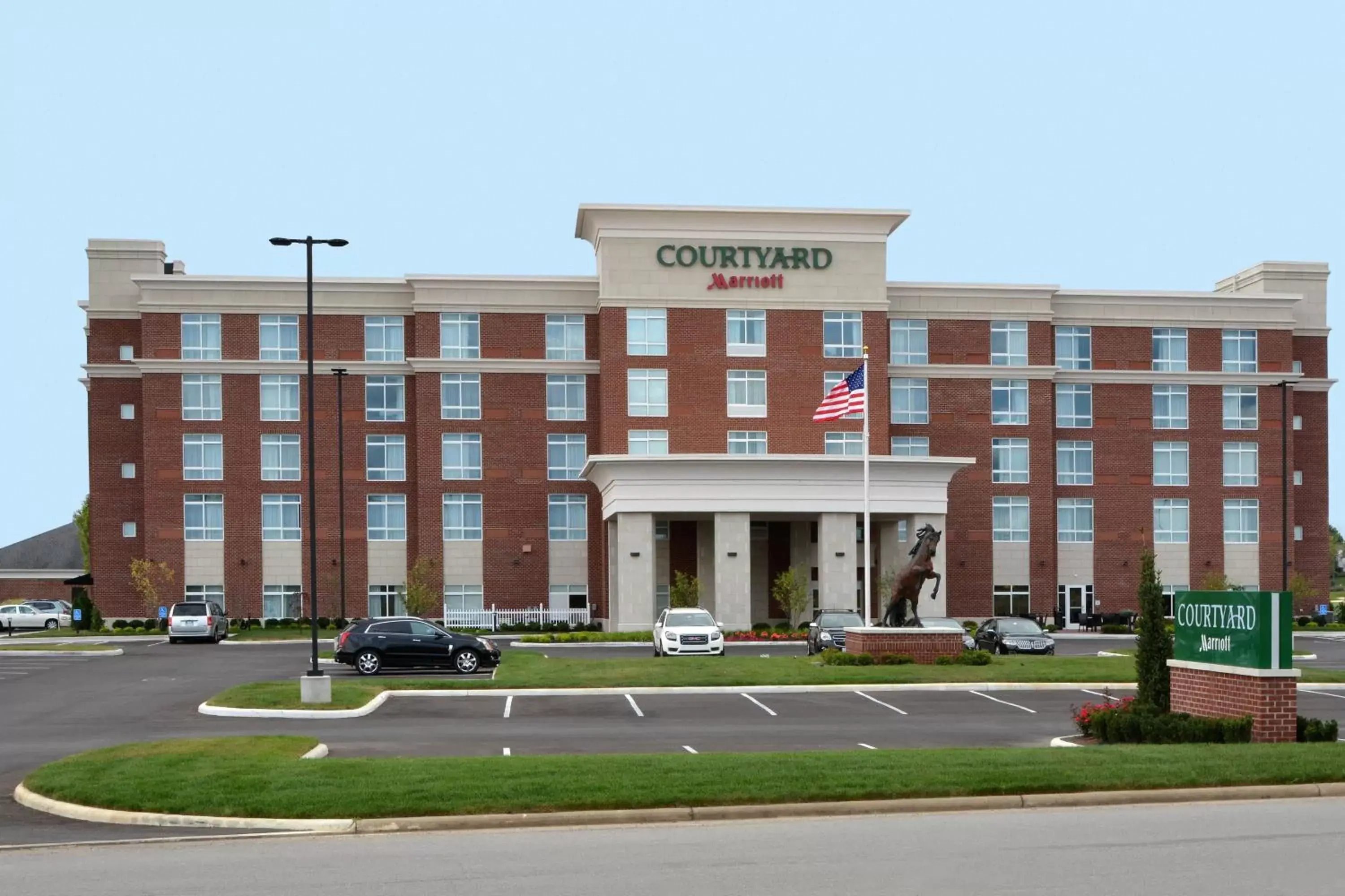 Property Building in Courtyard by Marriott Youngstown Canfield