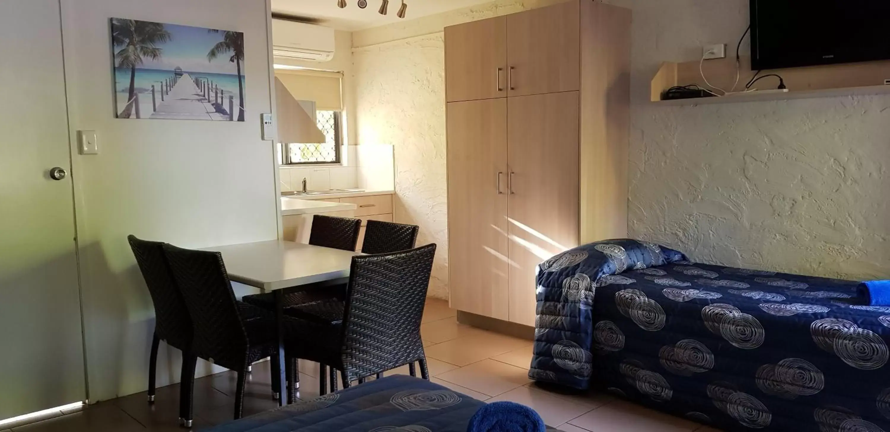 Photo of the whole room, Bed in Mango Tree Motel Photo of the whole room, Bed in Mango Tree Motel