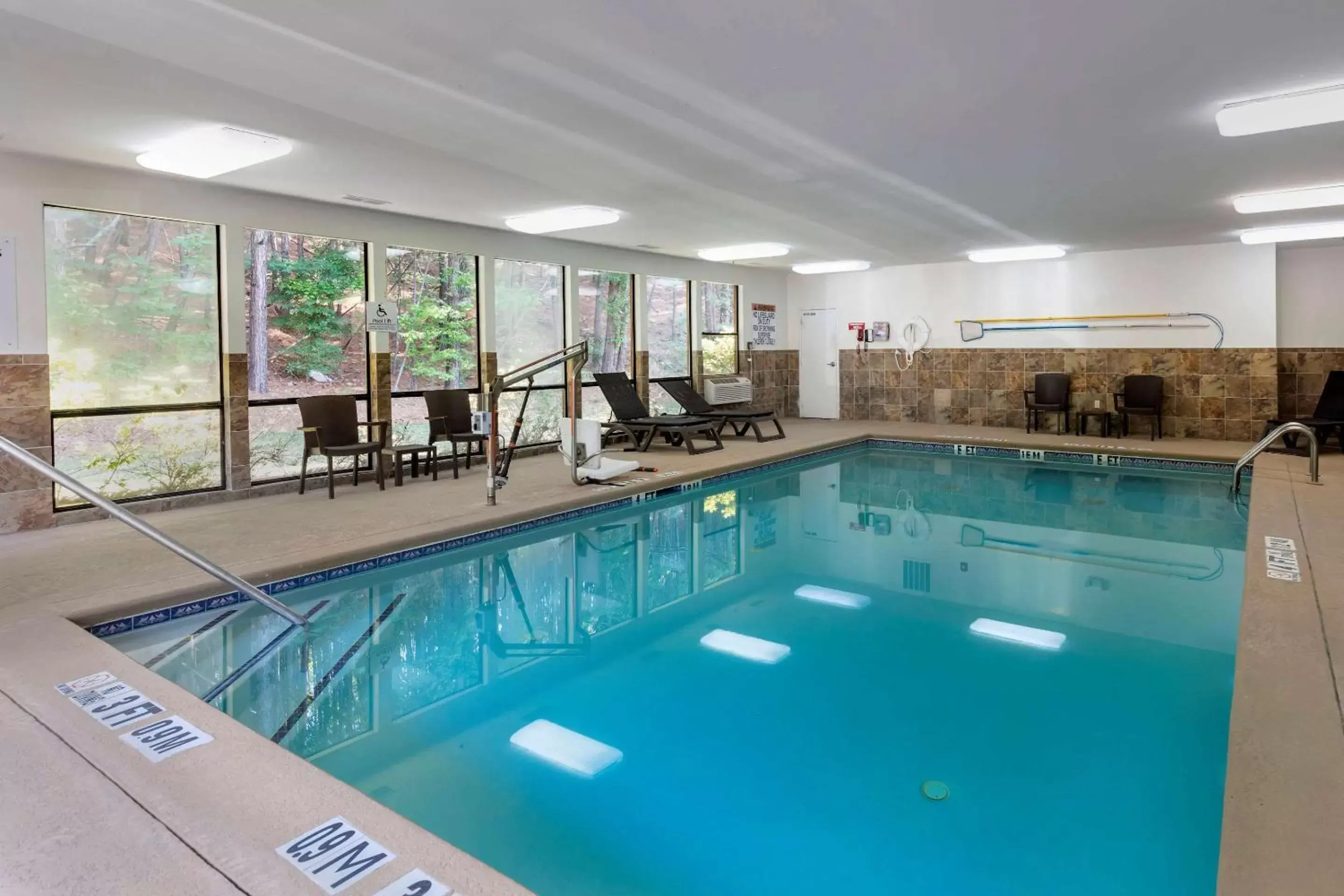 Activities, Swimming Pool in Comfort Inn & Suites