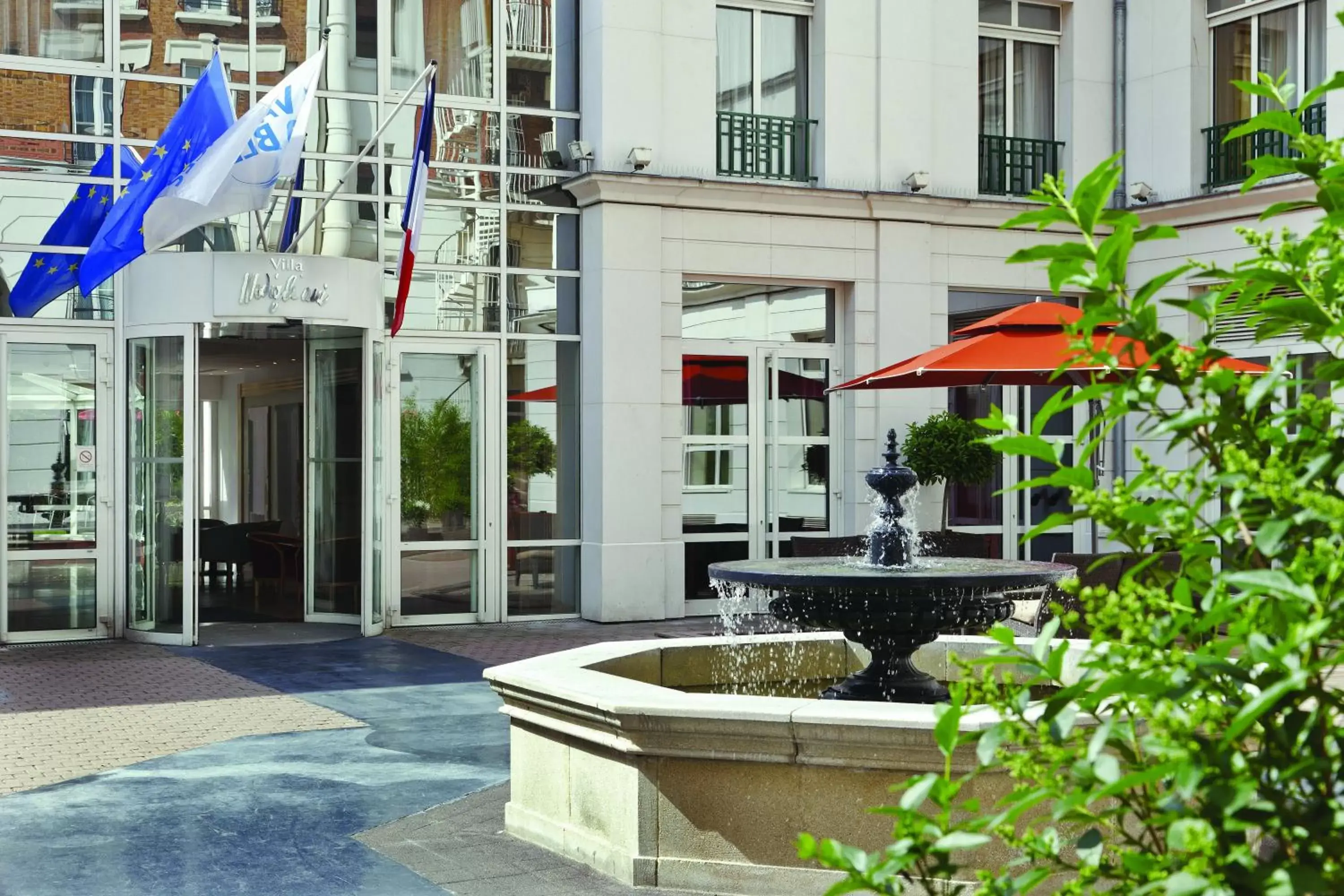 Facade/entrance in Hotel Vacances Bleues Villa Modigliani