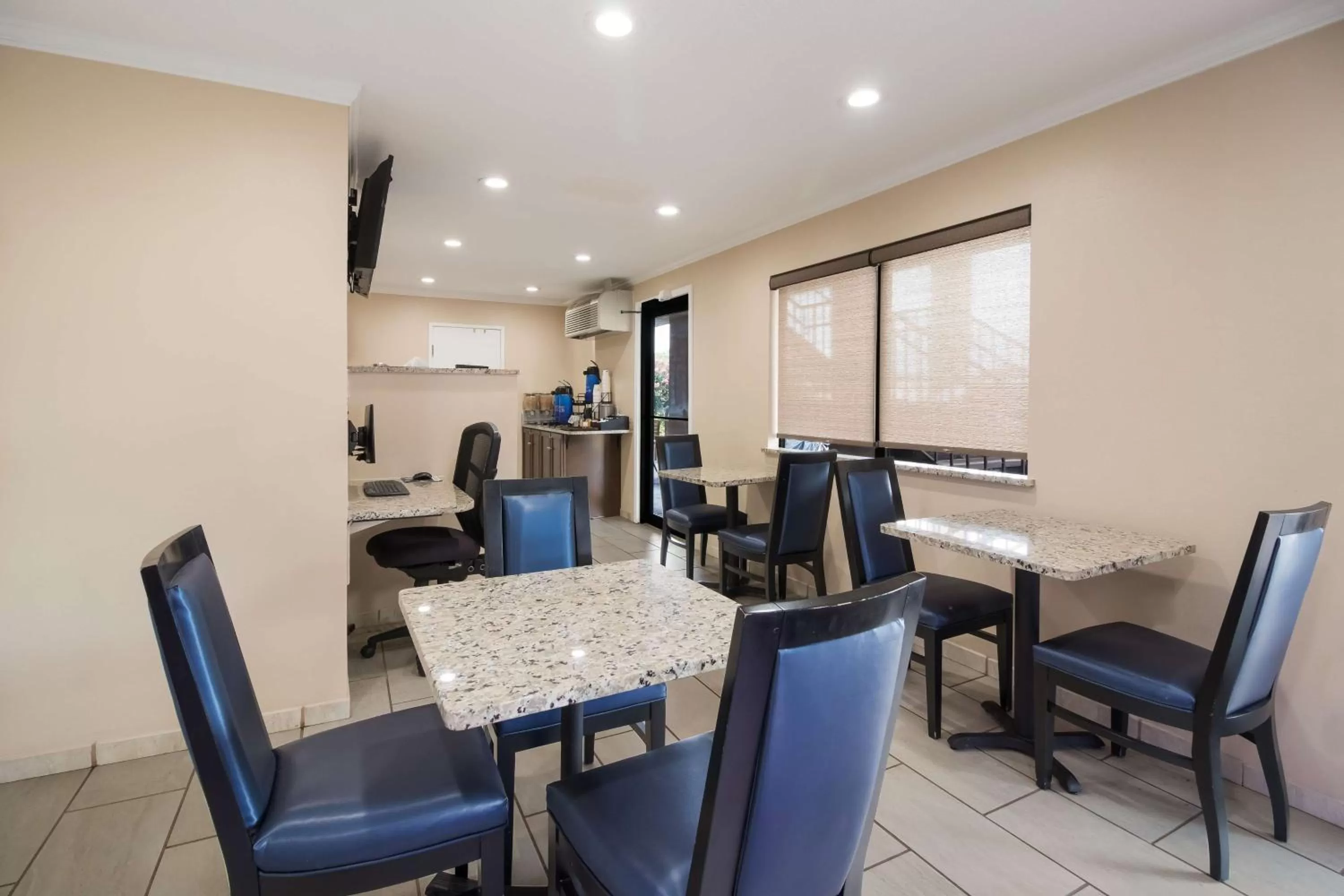 Breakfast in Best Western - McKenzie