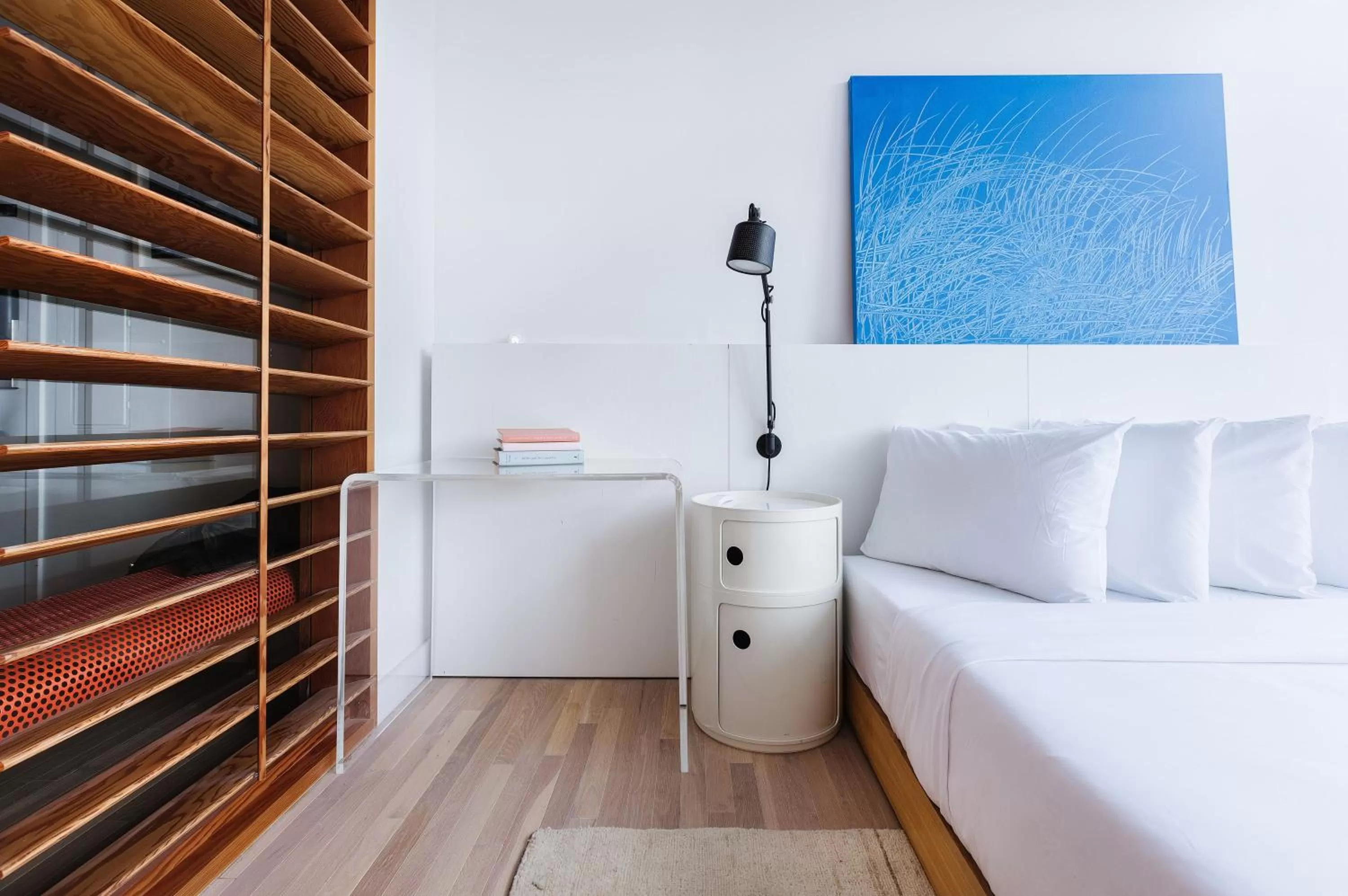 Bed in Placemakr Wall Street