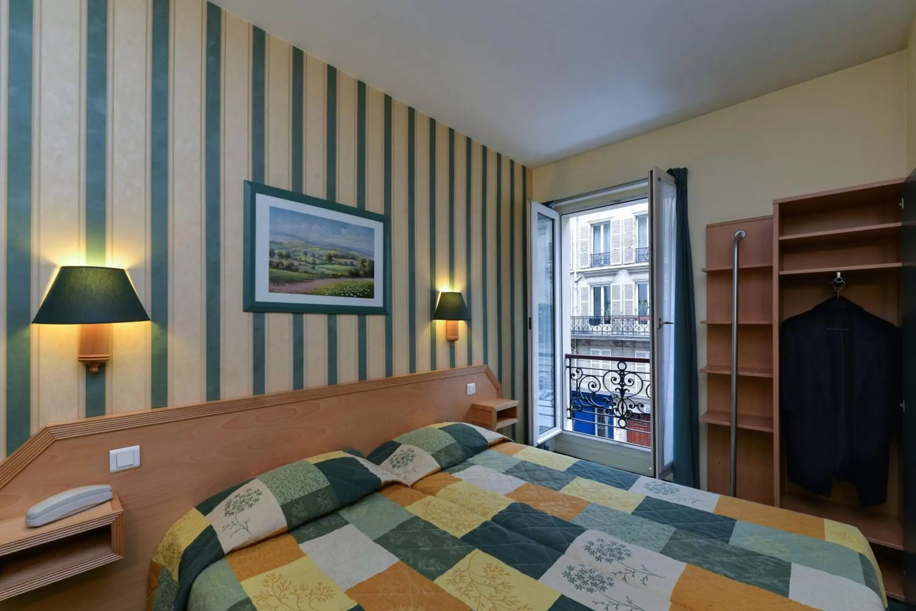 Photo of the whole room, Bed in Maison Du Pré
