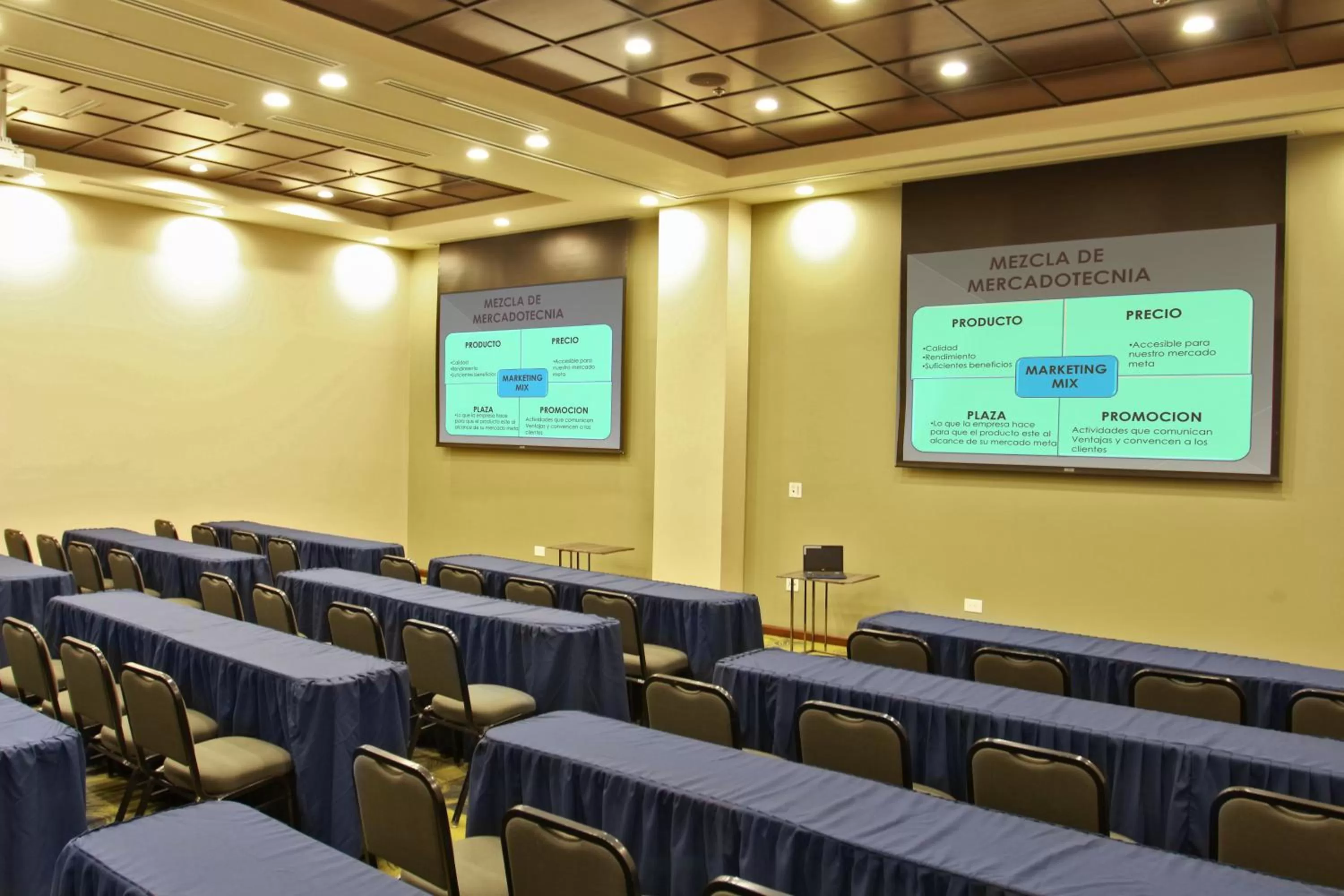 Meeting/conference room in Holiday Inn Express & Suites Mexicali by IHG