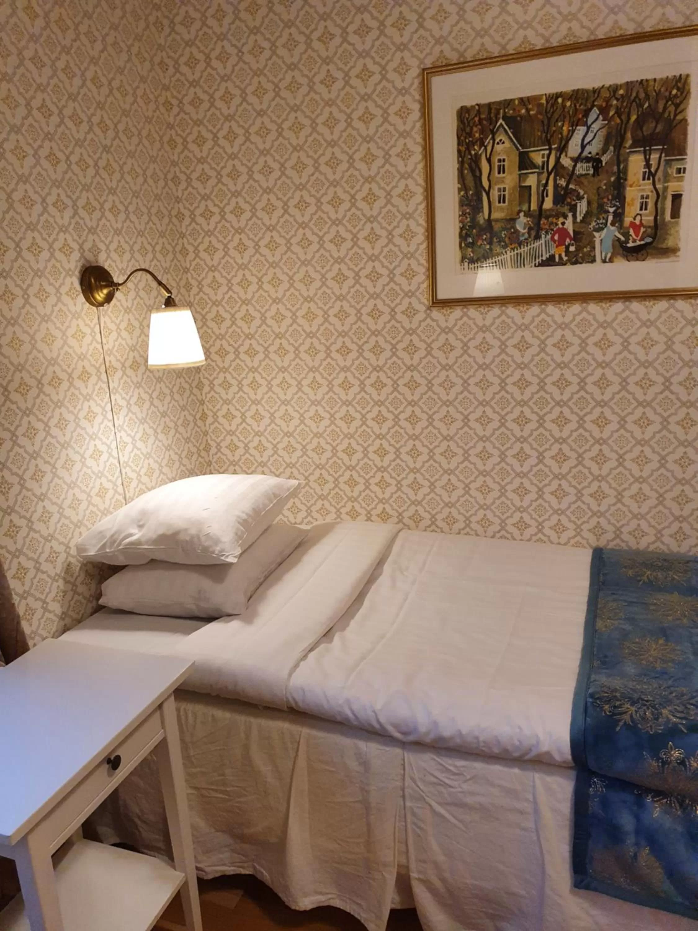 Bedroom, Bed in Långshyttans Brukshotell