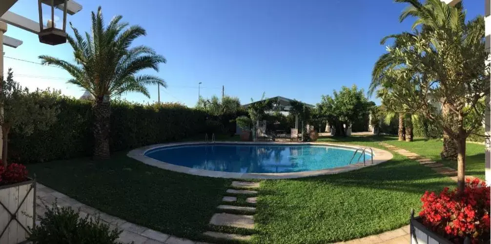 Swimming Pool in Villa Caramia