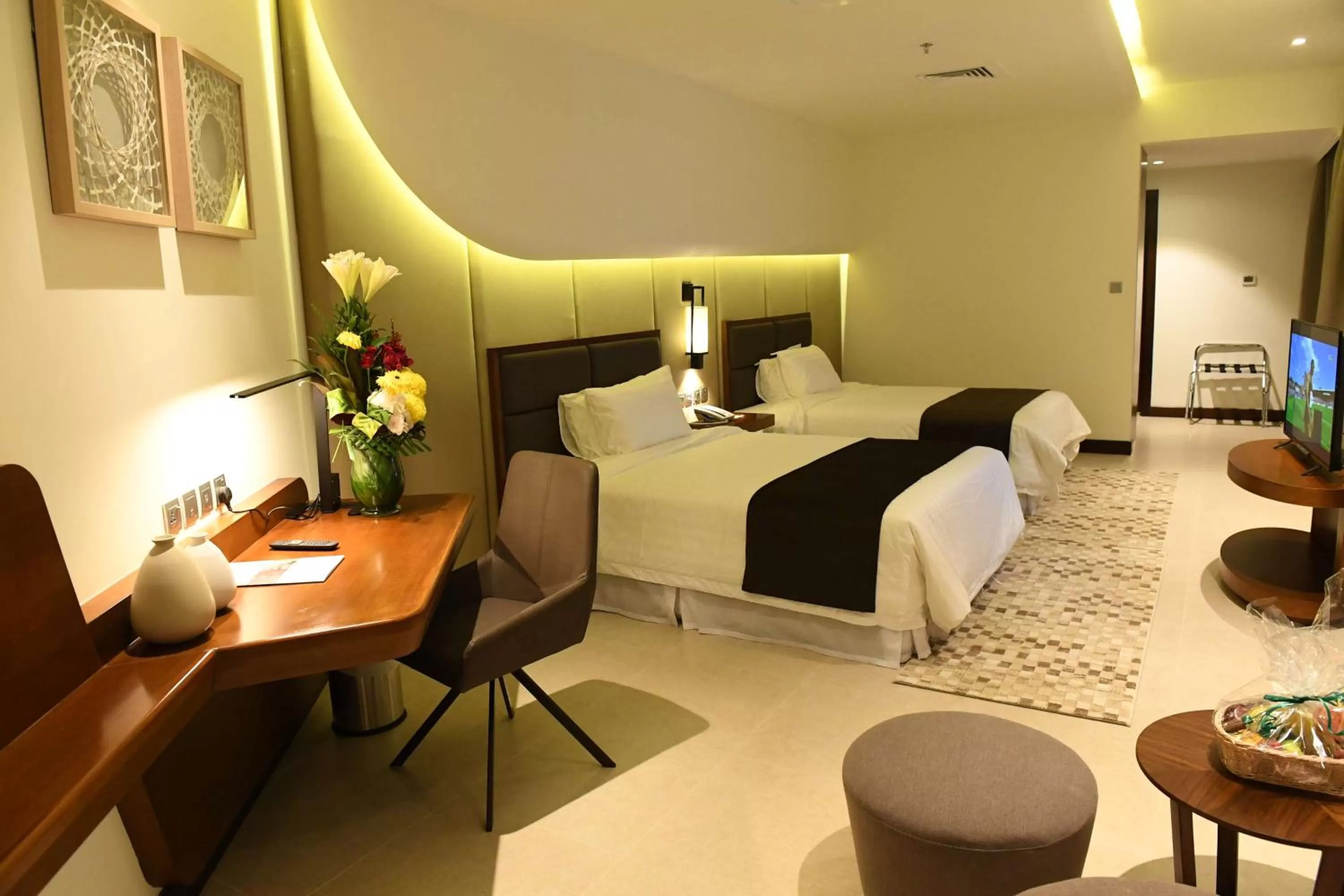 Photo of the whole room, Bed in Arch Hotel