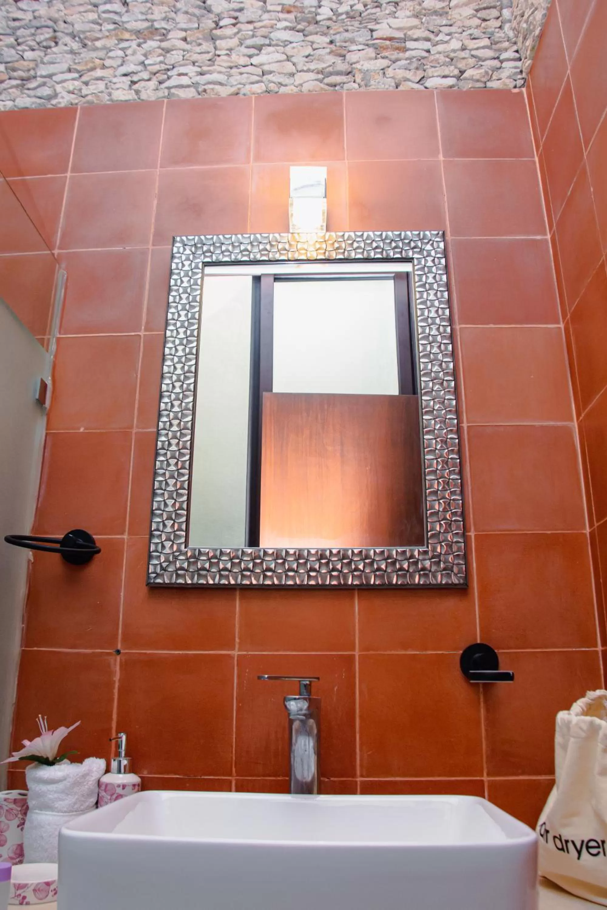 Bathroom in Hotel Marionetas