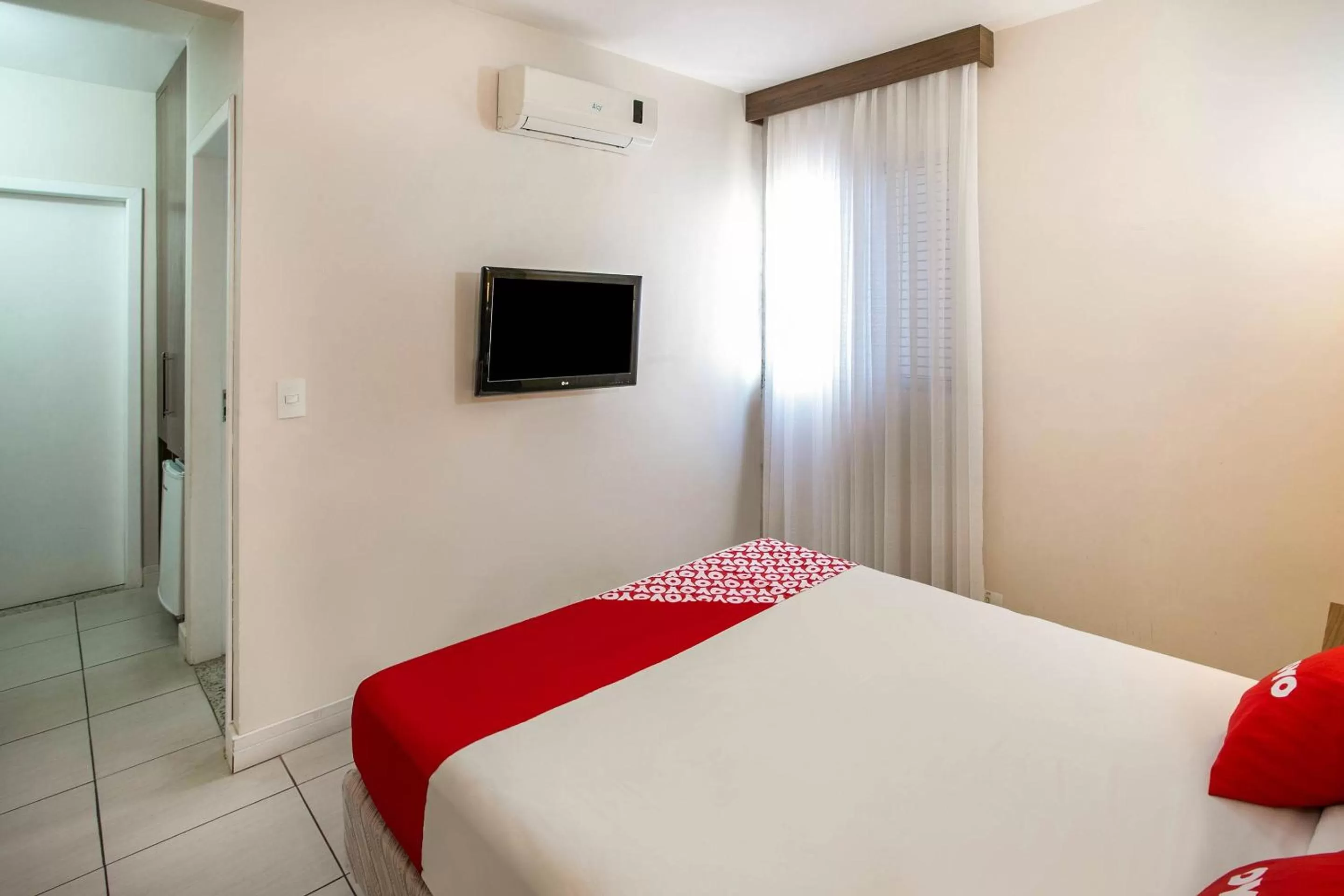 Single Room in OYO Urupema Hotel, São Paulo