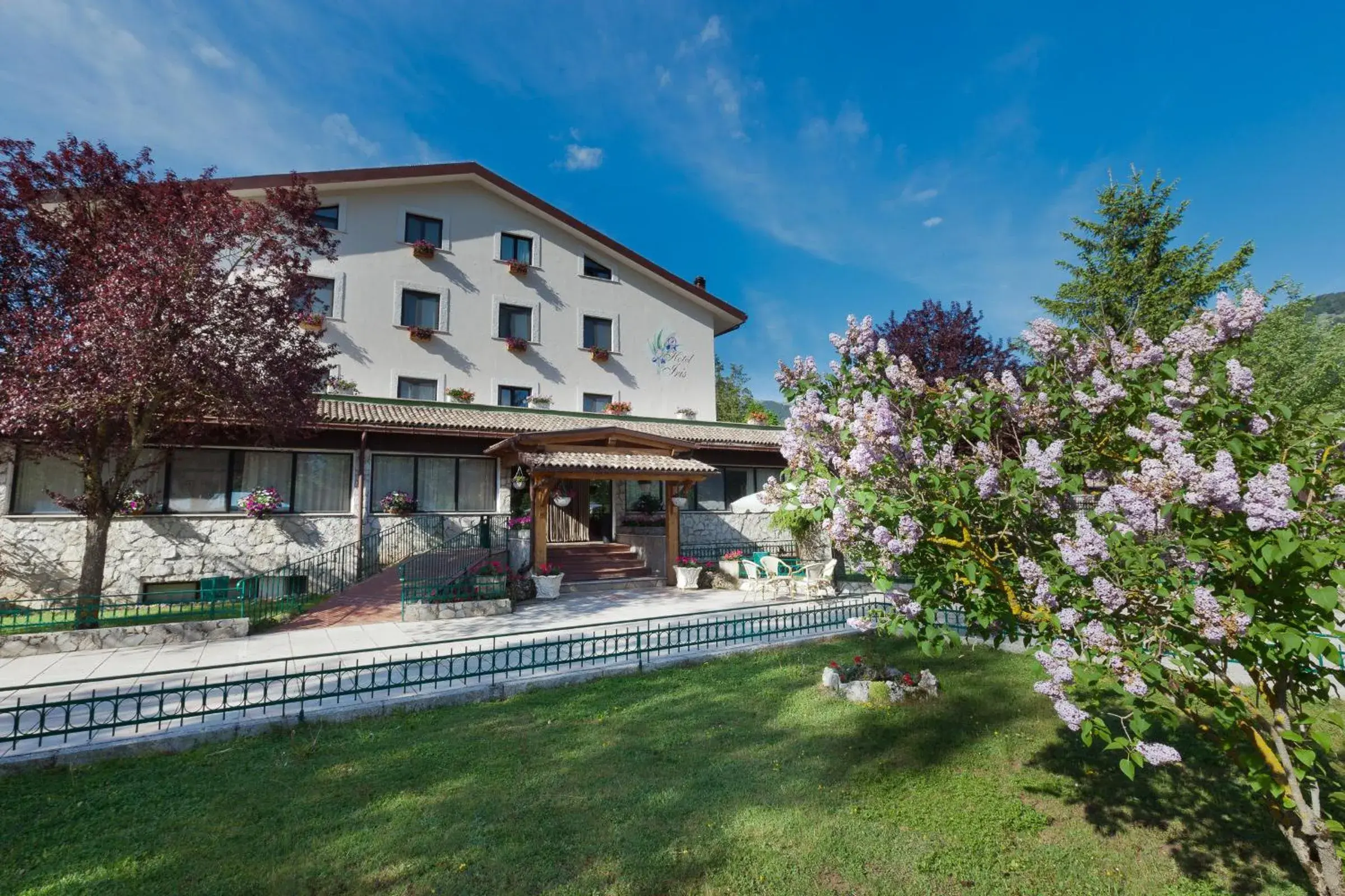 Facade/entrance, Property Building in Hotel Iris