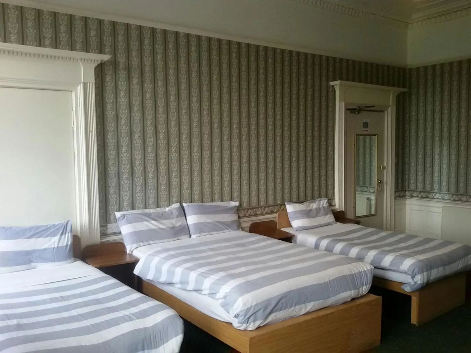 Photo of the whole room, Room Photo in Adelphi Hotel