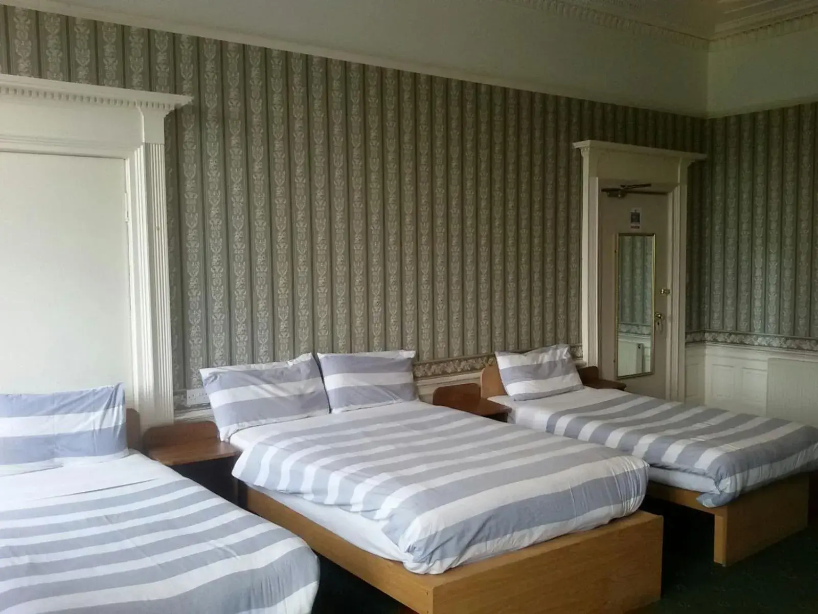 Photo of the whole room, Room Photo in Adelphi Hotel
