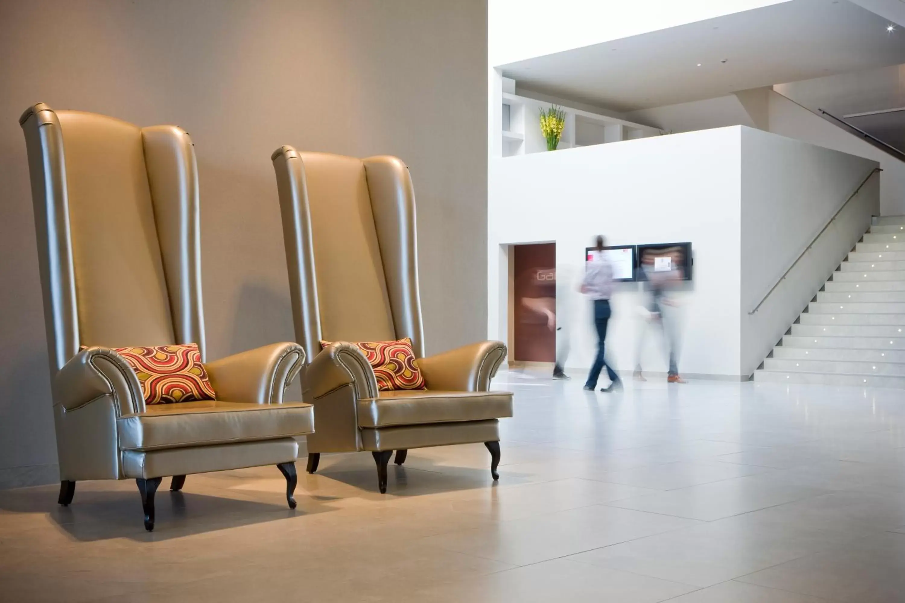 Lobby or reception, Seating Area in Van der Valk Airporthotel Düsseldorf