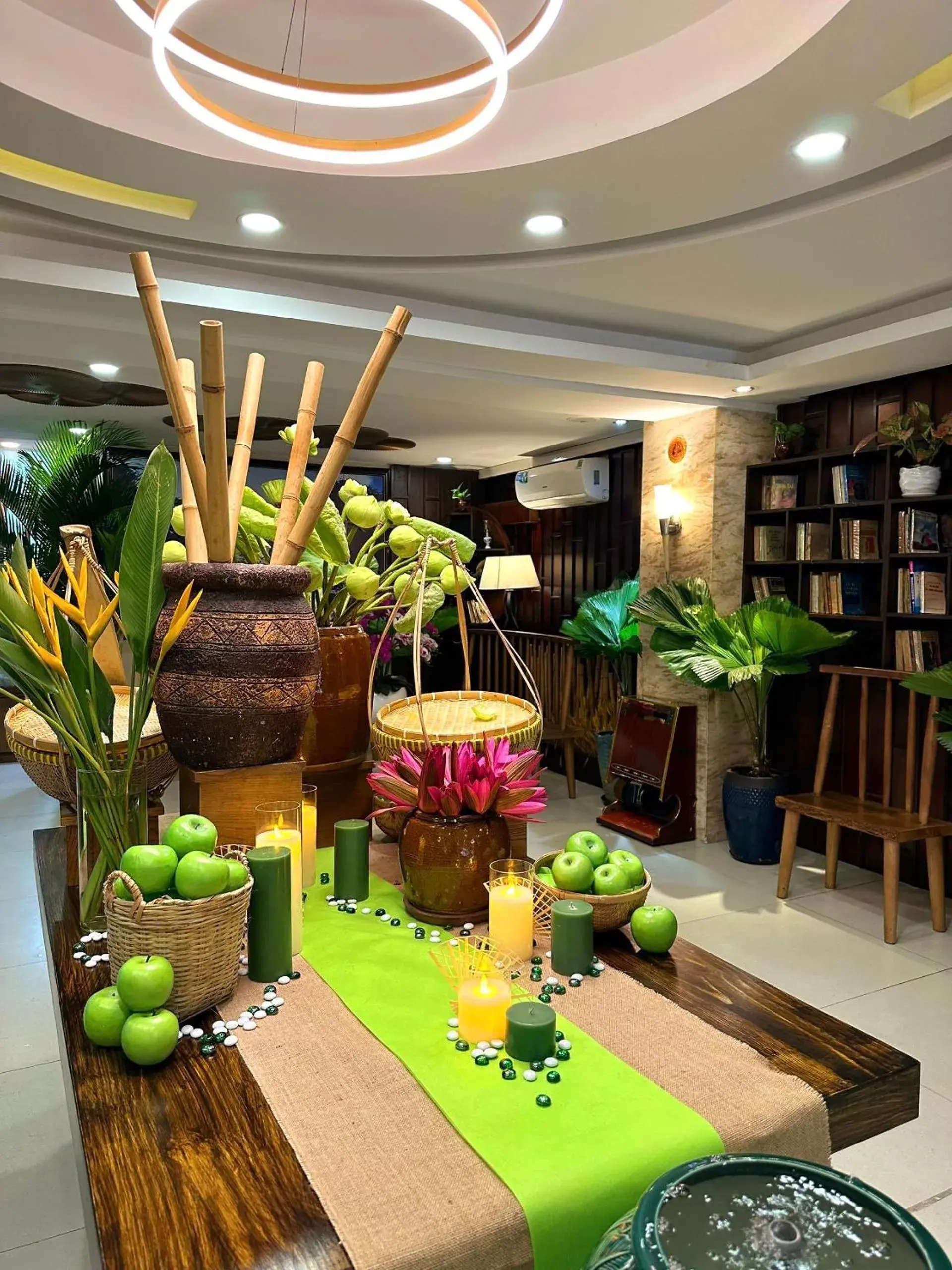 Library, Restaurant/Places to Eat in Sunshine Antique Hotel Saigon